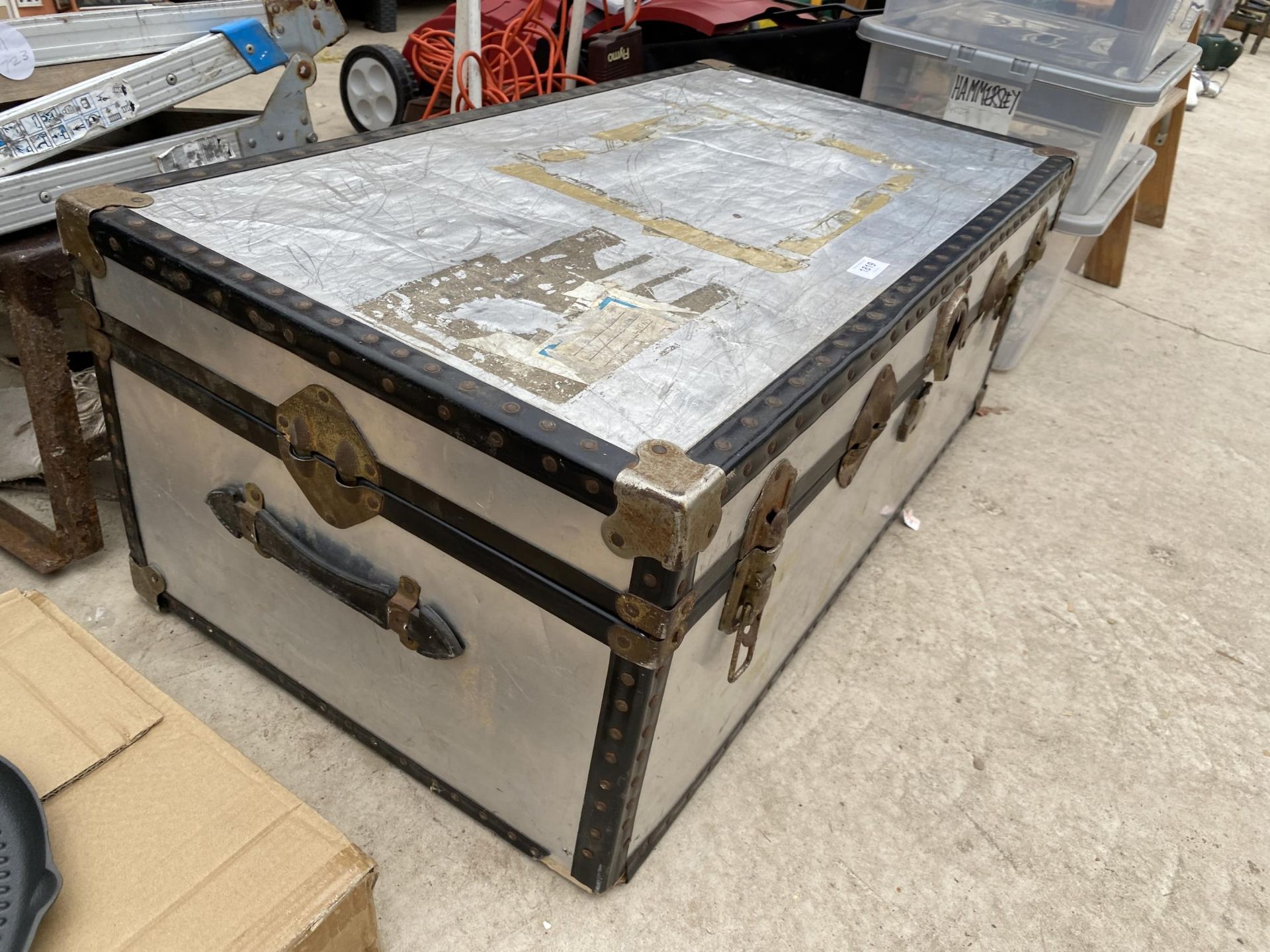 A LARGE HARD CASED TRAVEL TRUNK - Image 2 of 2