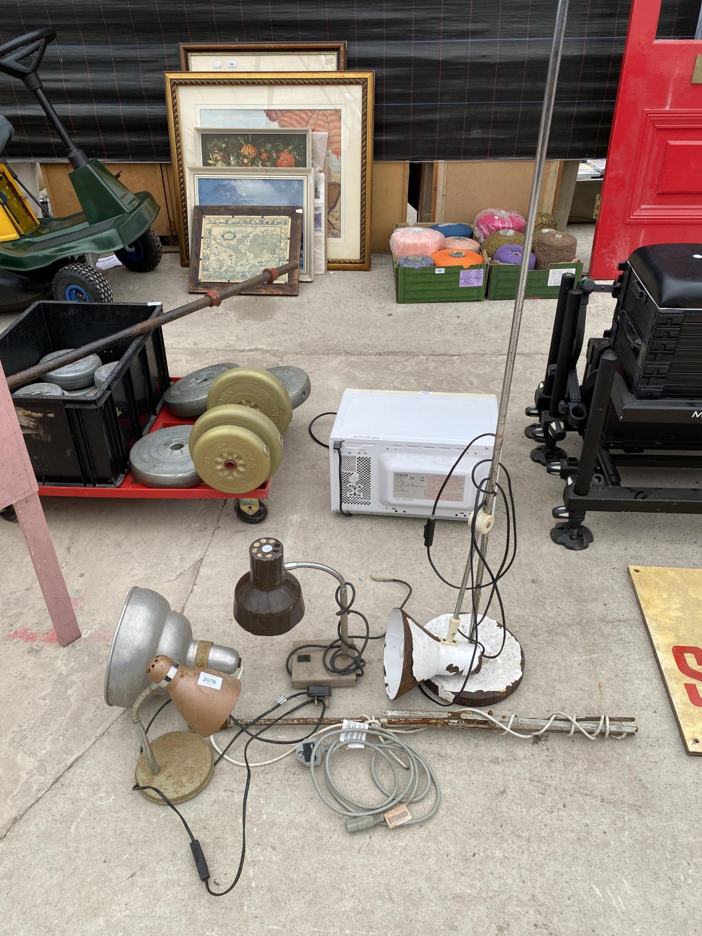 A COLLECTION OF VINTAGE DESK/WORK TABLE LAMPS