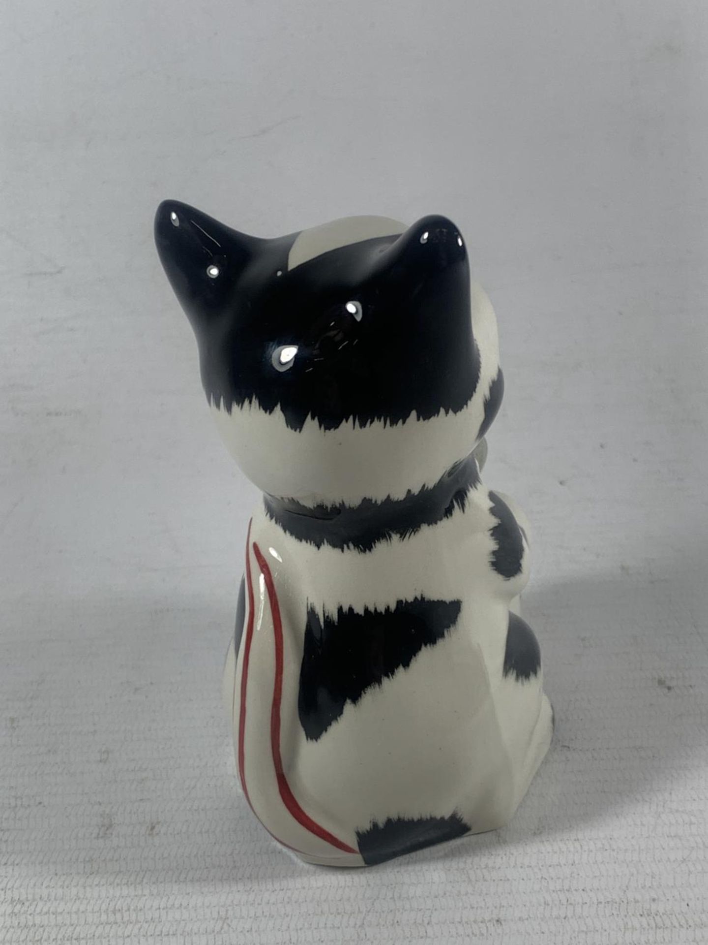 A LORNA BAILEY HAND PAINTED AND SIGNED TUNA CAT - Image 3 of 4