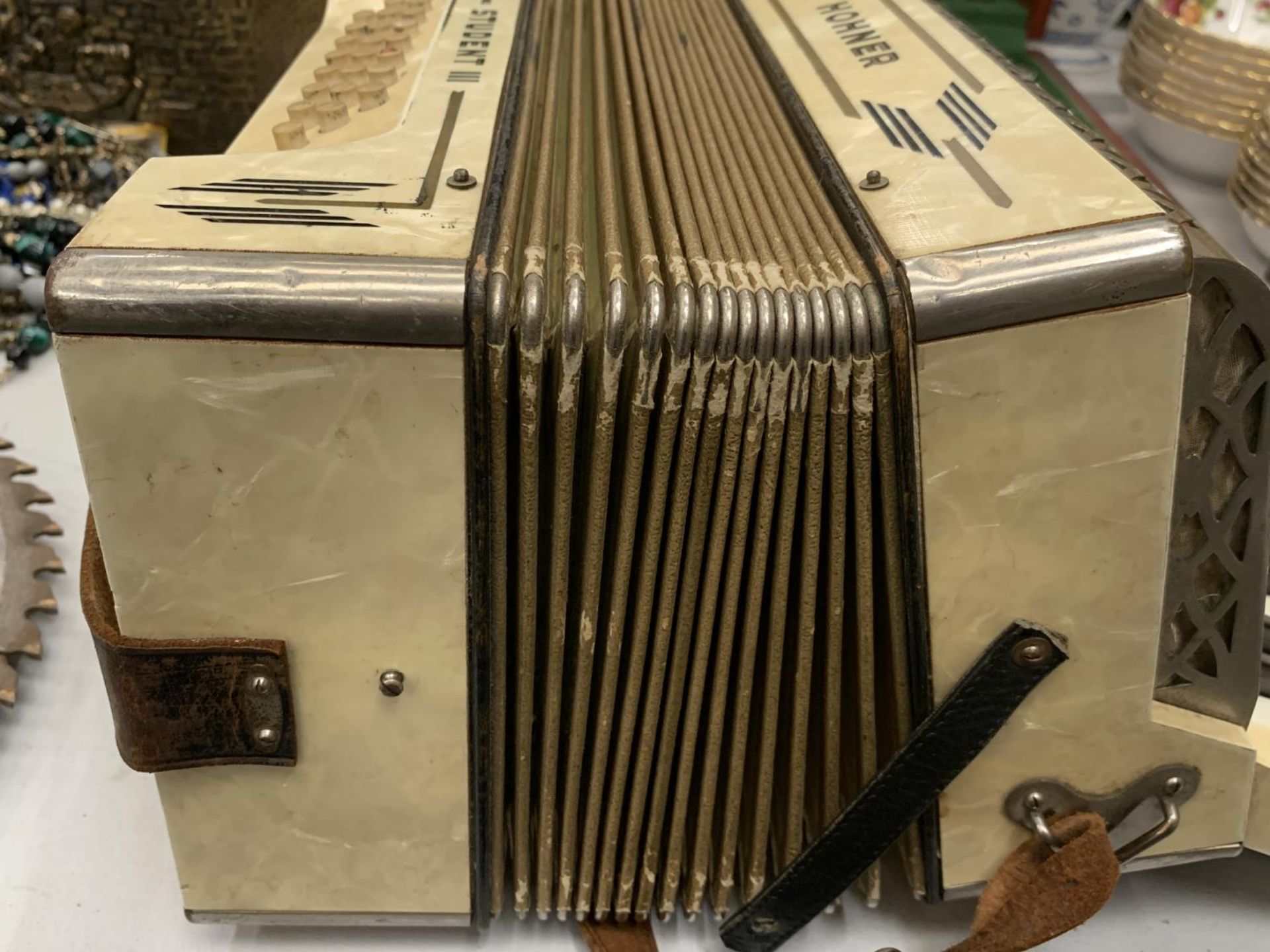 A HOHNER STUDENT III ACCORDIAN - Image 3 of 4