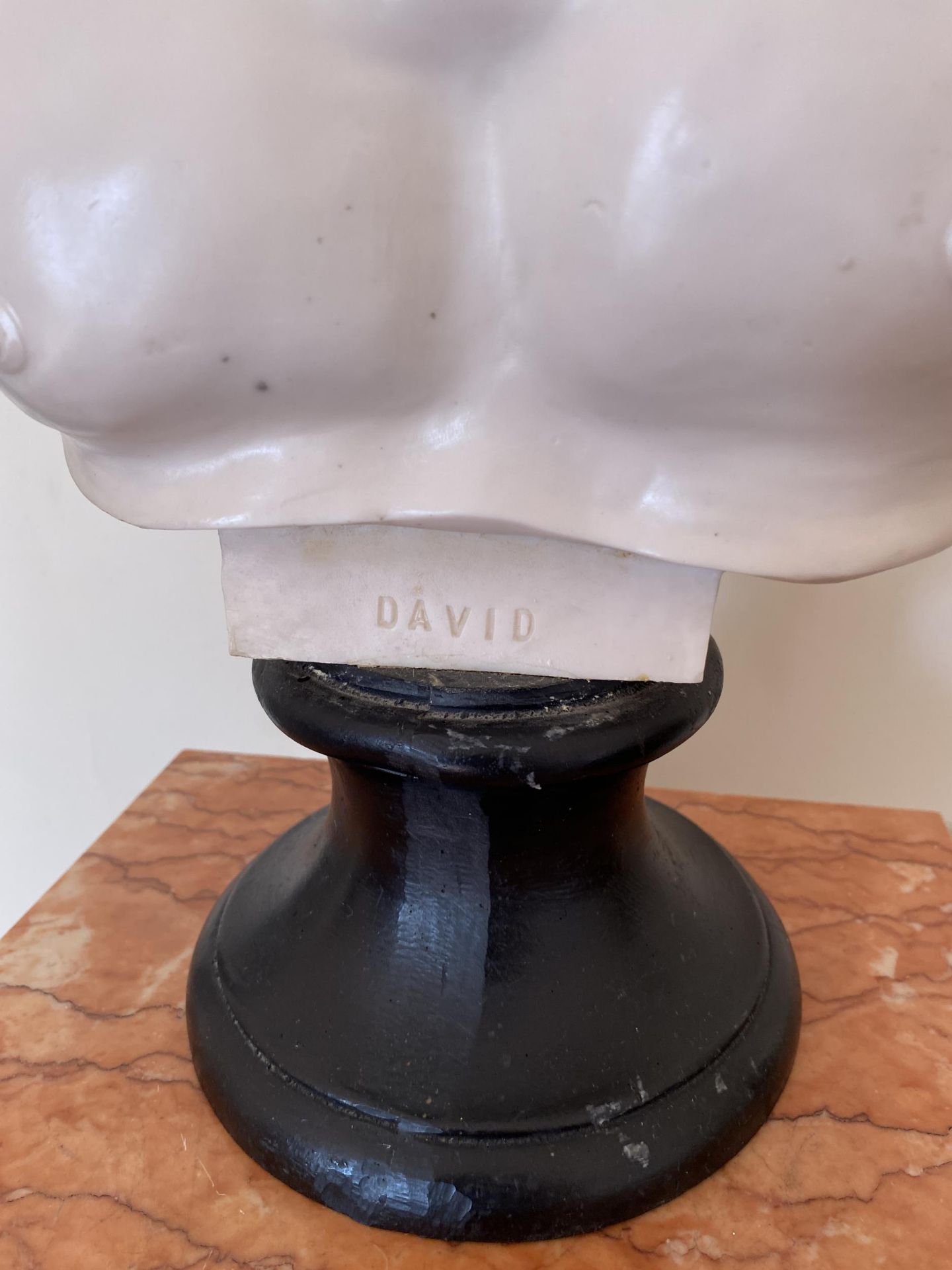 AN ITALIAN MARBLE EFFECT RESIN BUST OF DAVID, HEIGHT 52CM - Image 4 of 6