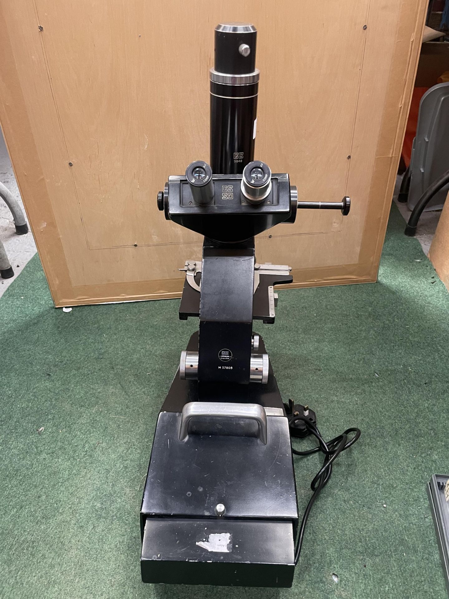 A GS LONDON M 57805 MICROSCOPE AND ASSORTED SLIDES AND ACCESSORIES IN WOODEN BOX - Image 3 of 10