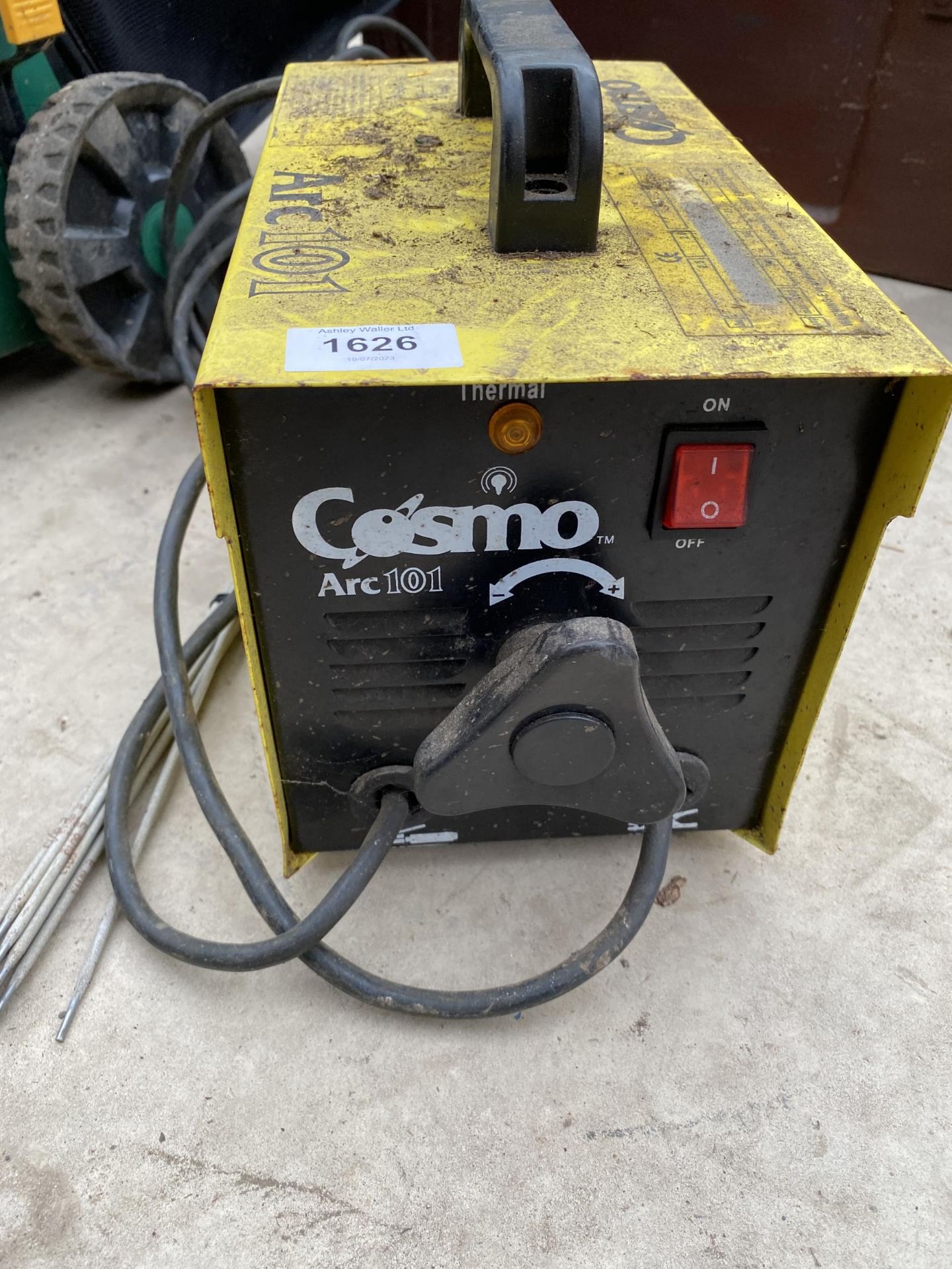AN ELECTRIC COSMO ARC101 ARC WELDER WITH RODS - Image 2 of 2
