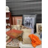 AN ASSORTMENT OF ITEMS TO INCLUDE CUSHIONS AND FRAMED PRINTS