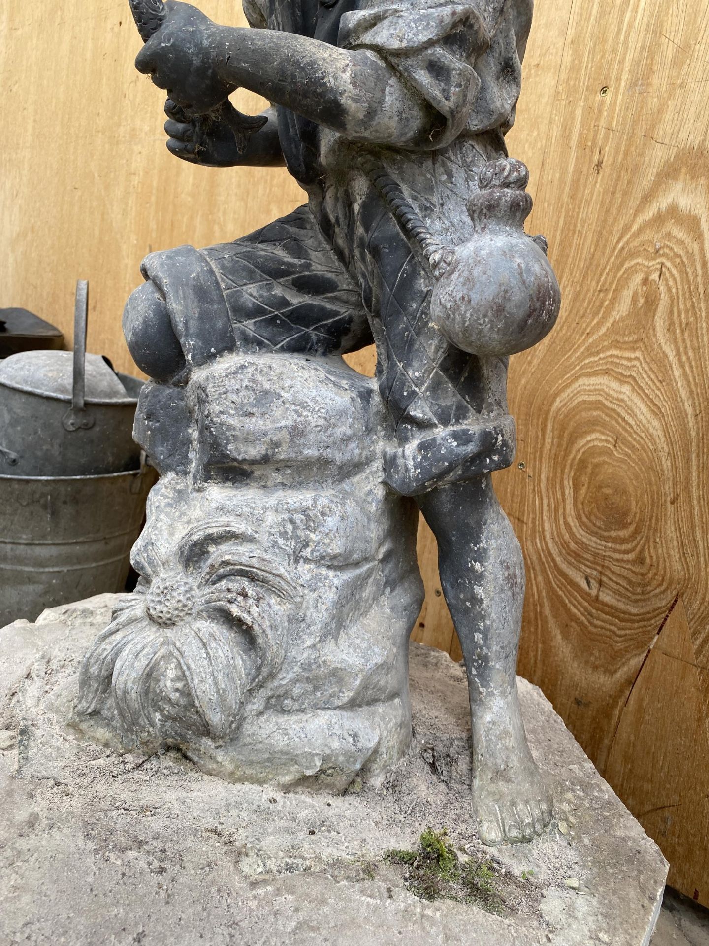 A 19TH CENTURY HEAVY LEAD STATUE OF A BOY FISHING ON A CONCERETE BASE (H:90CM) - Image 4 of 8