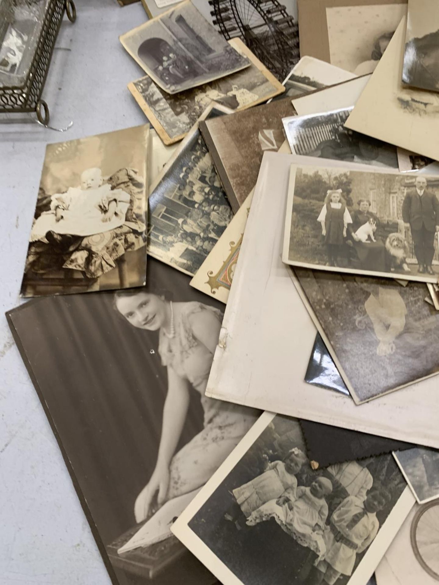 A COLLECTION OF VINTAGE SEPIA PHOTOGRAPHS, SOME IN FRAMES - Image 2 of 4