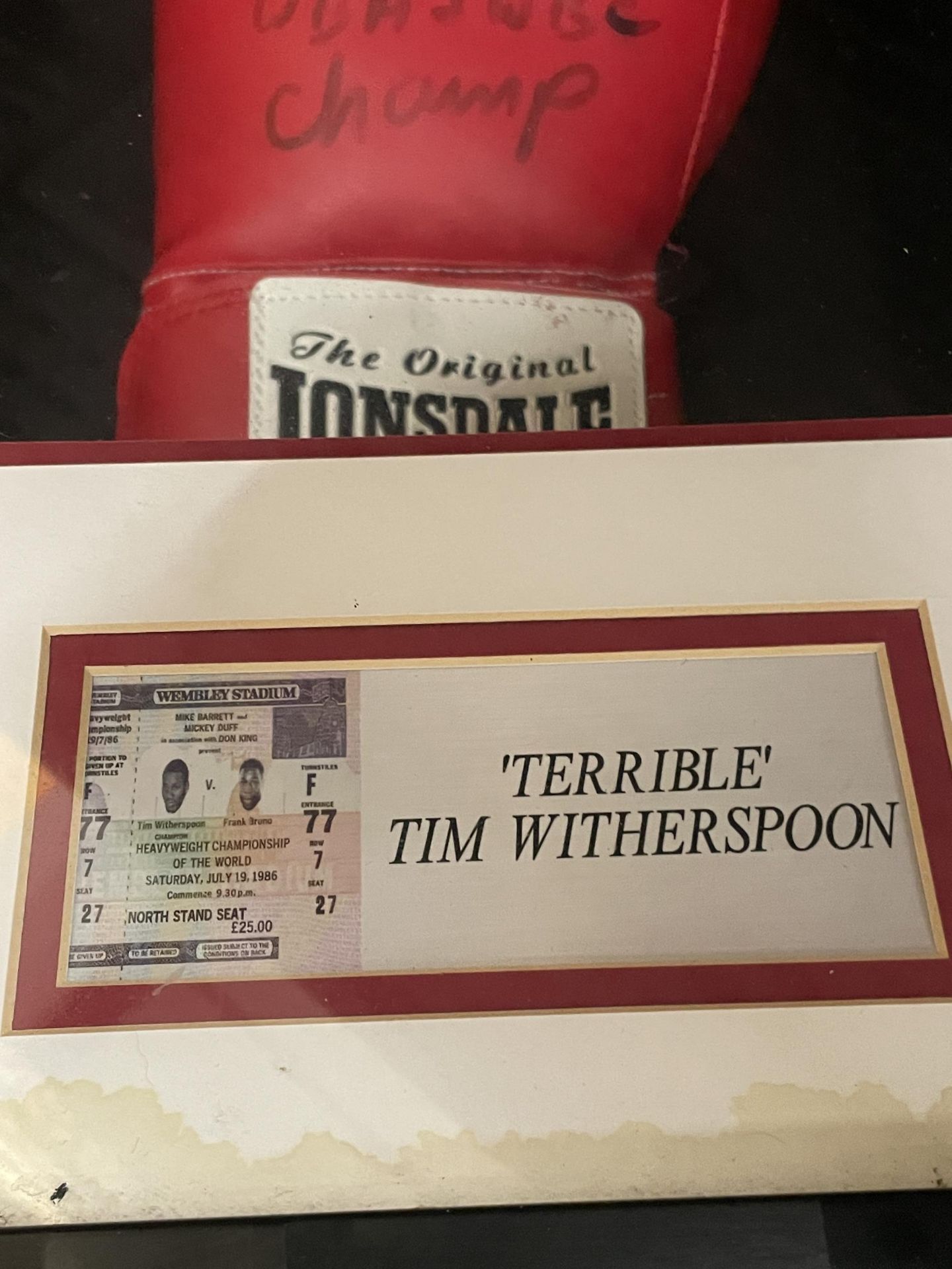 A TIM WITHERSPOON DOUBLE WORLD HEAVYWEIGHT CHAMPION, FRAMED AND SIGNED BOXING GLOVE MONTAGE WITH - Image 5 of 6