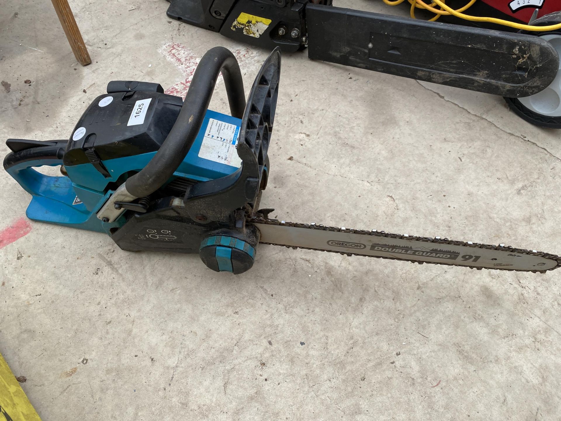 A 41CC PETROL CHAINSAW BELIEVED IN WORKING ORDER BUT NO WARRANTY