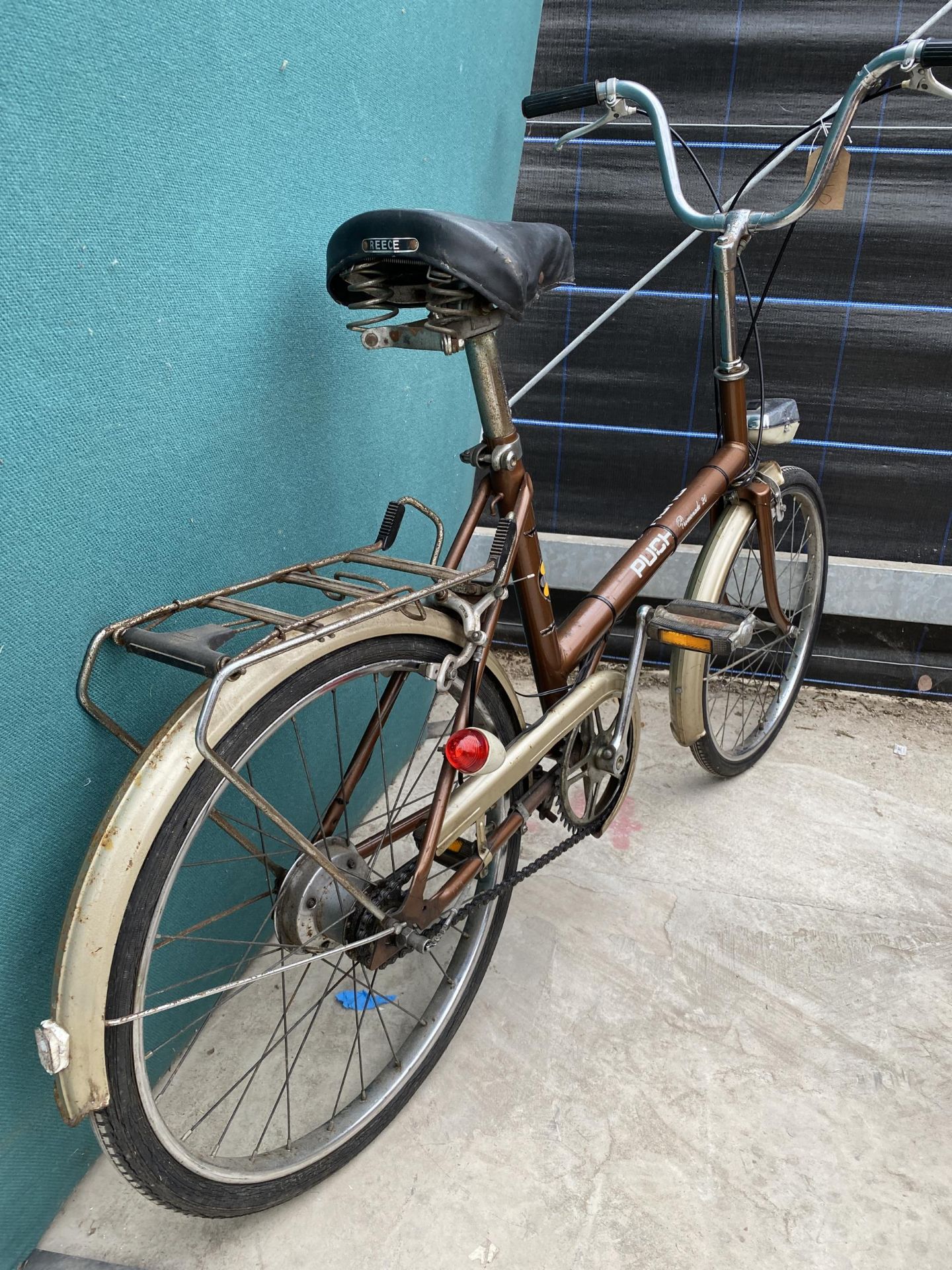 A VINTAGE PUCH BICYCLE - Image 2 of 3