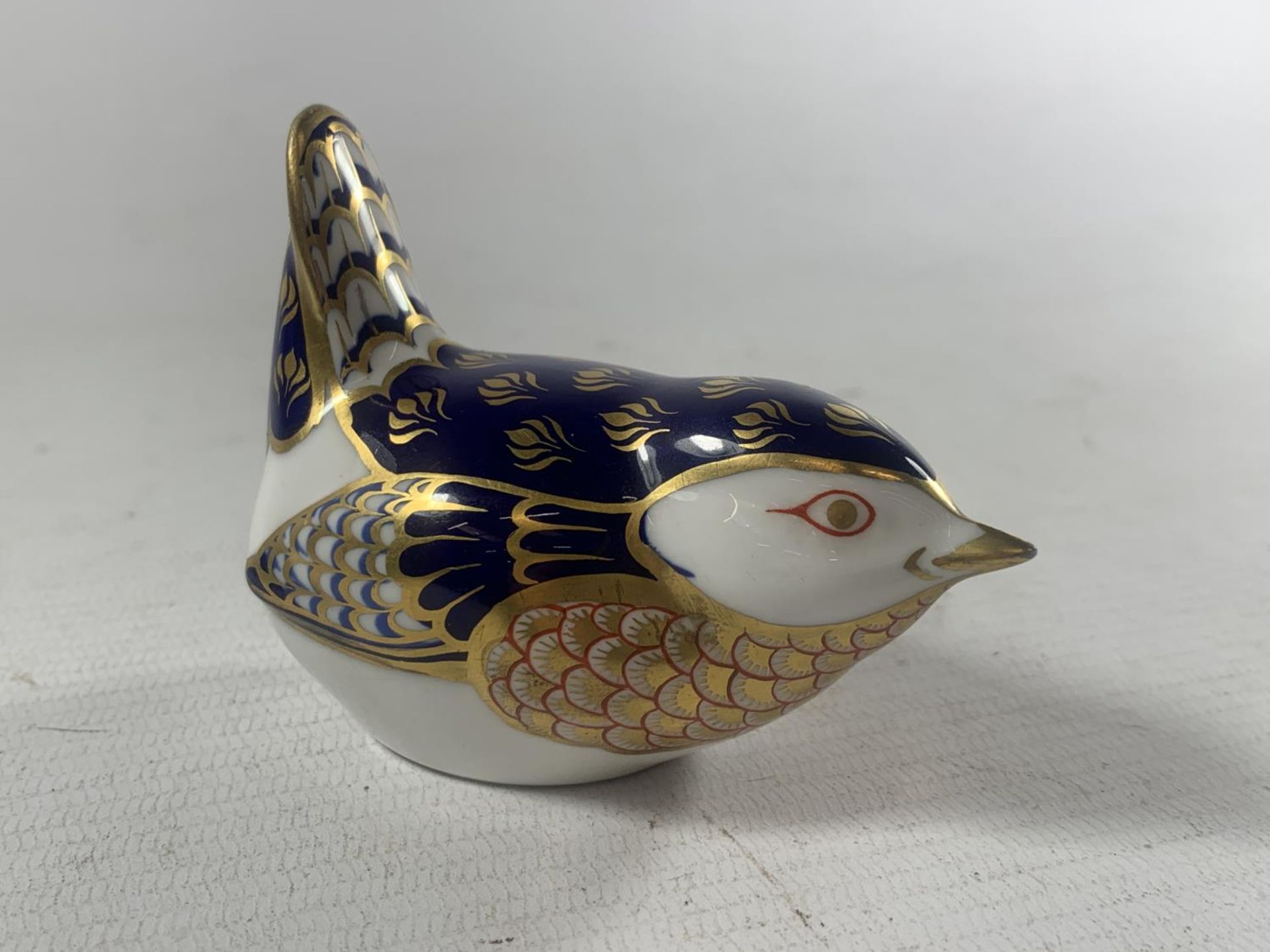 A ROYAL CROWN DERBY WREN (SECOND) - Image 2 of 4