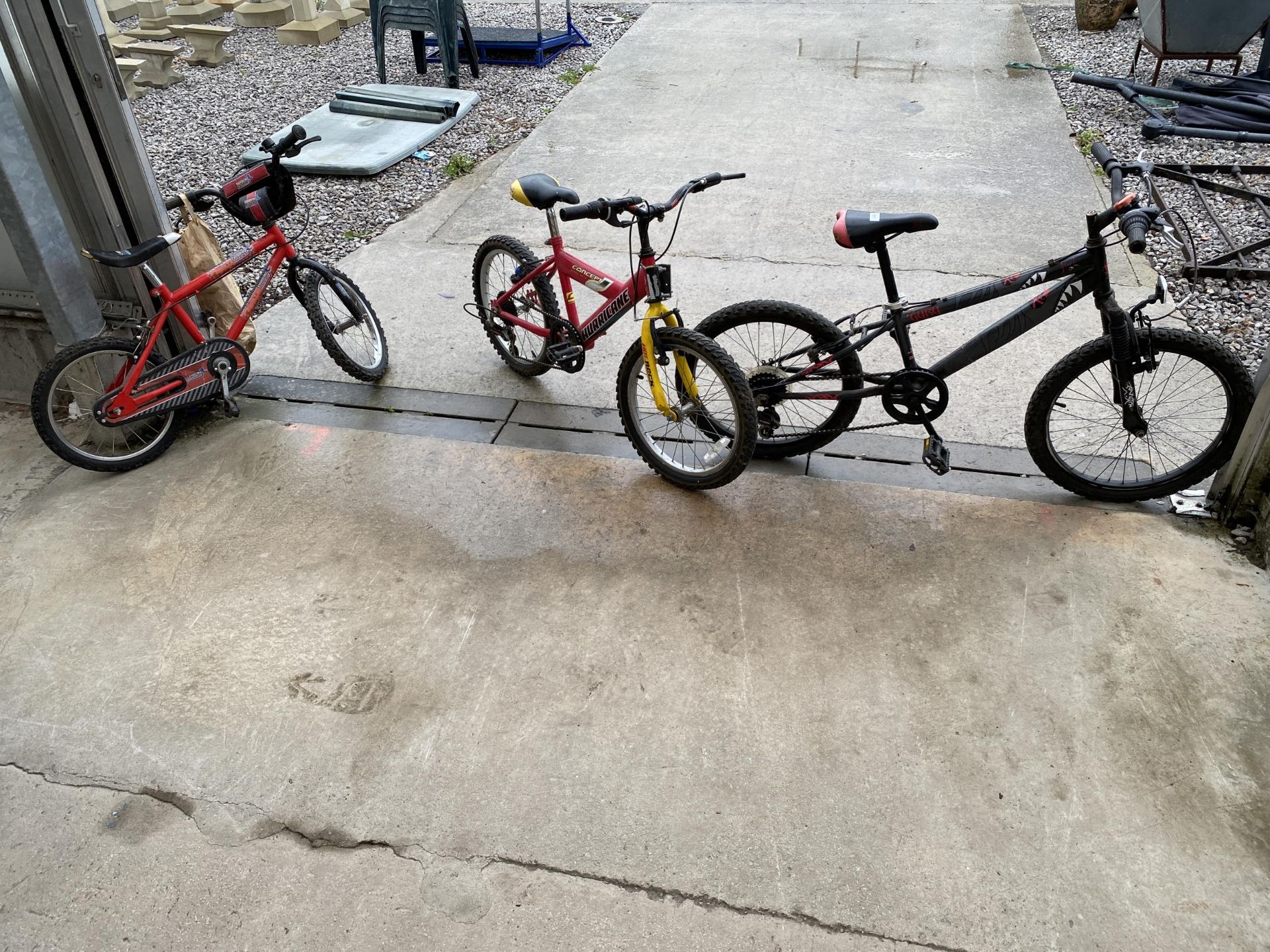 THREE VARIOUS CHILDRENS BIKES - Image 3 of 7