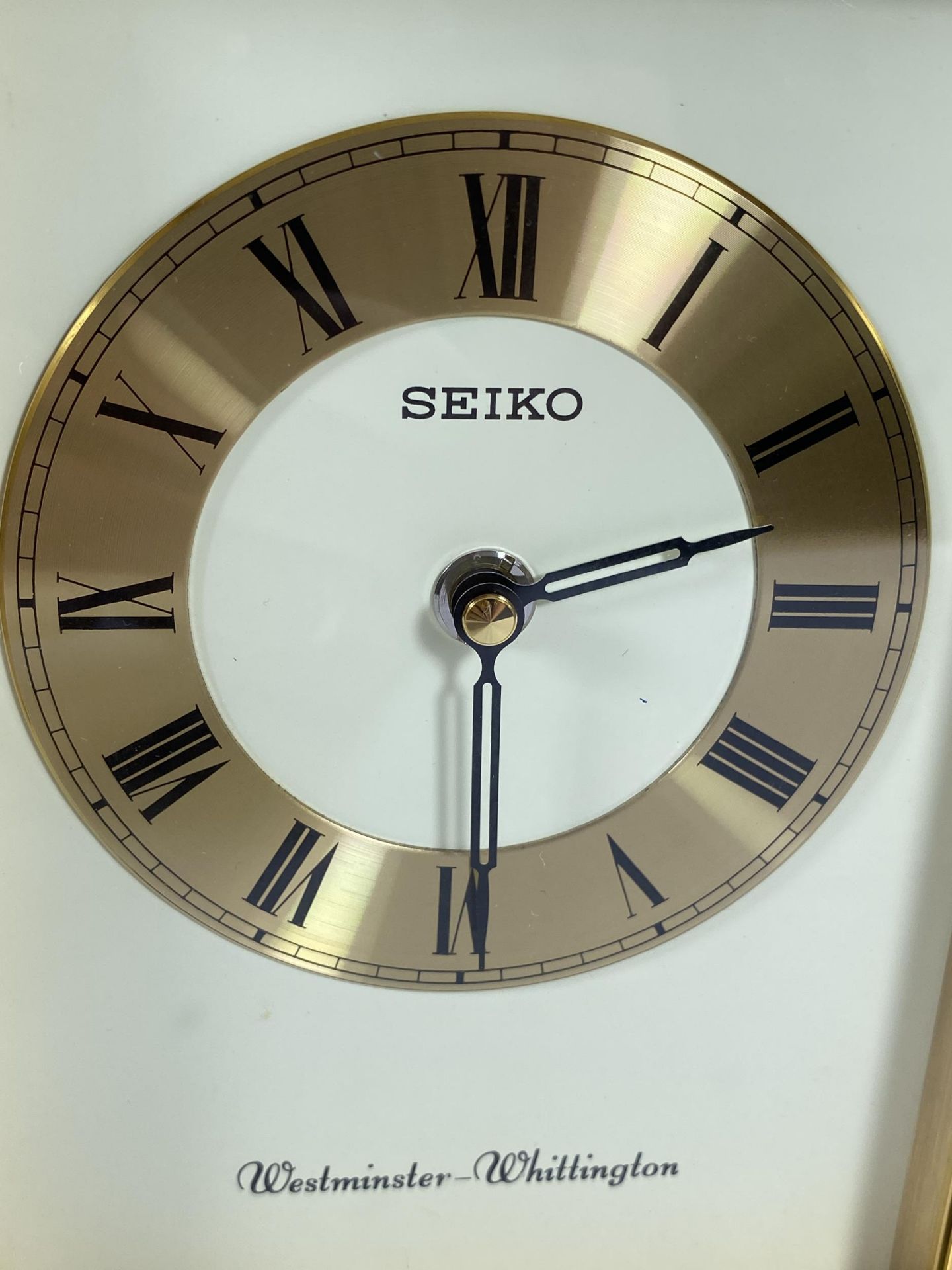 A VINTAGE SEIKO WESTMINSTER WHITTINGTON QUARTZ BRASS ALARM MANTLE CLOCK, HEIGHT 21CM - Image 2 of 5