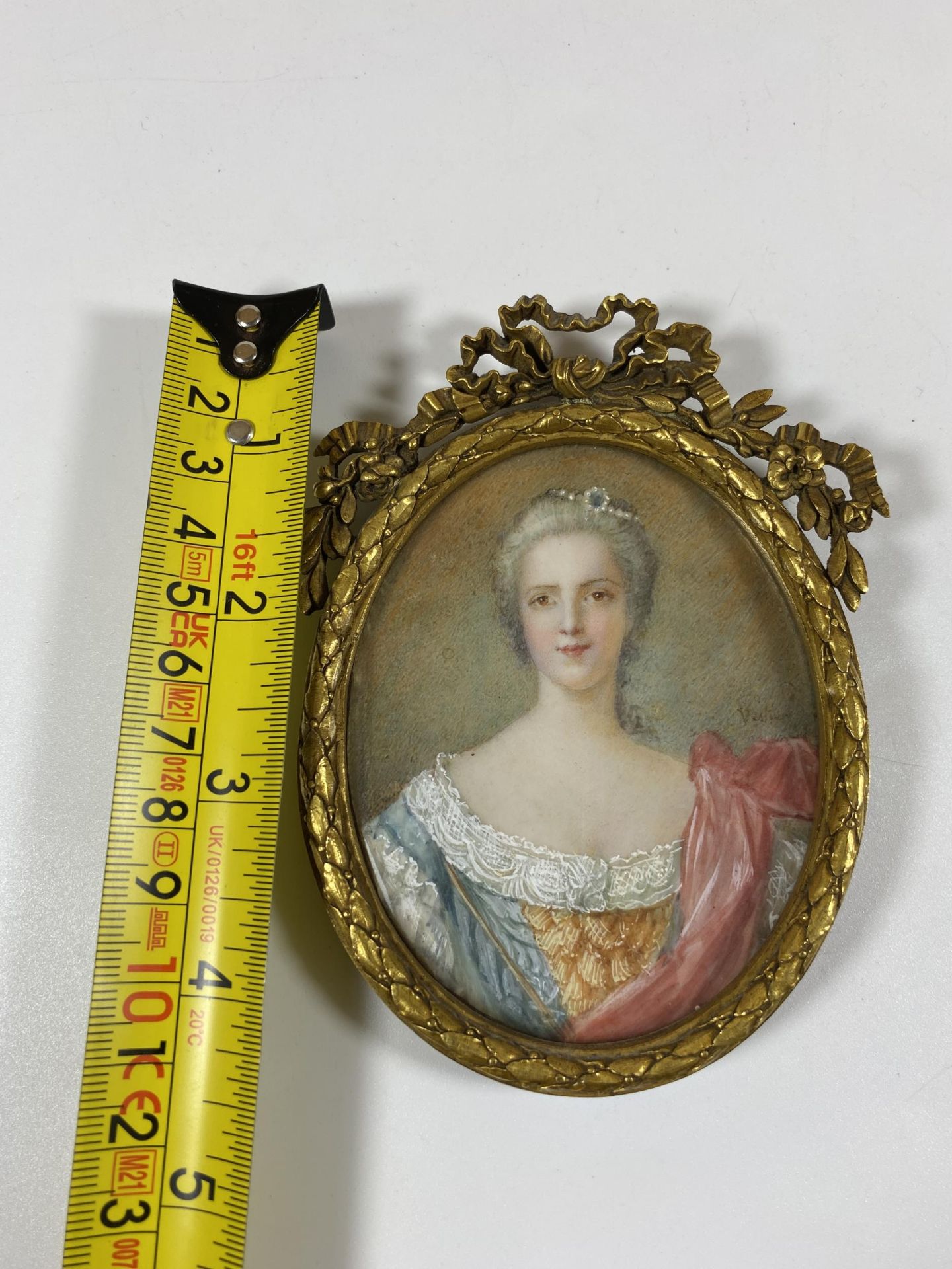 A 19TH CENTURY HAND PAINTED PORTRAIT OF A LADY, INDISTINCTLY SIGNED, IN GILT RIBBON FRAME, LENGTH - Image 5 of 12