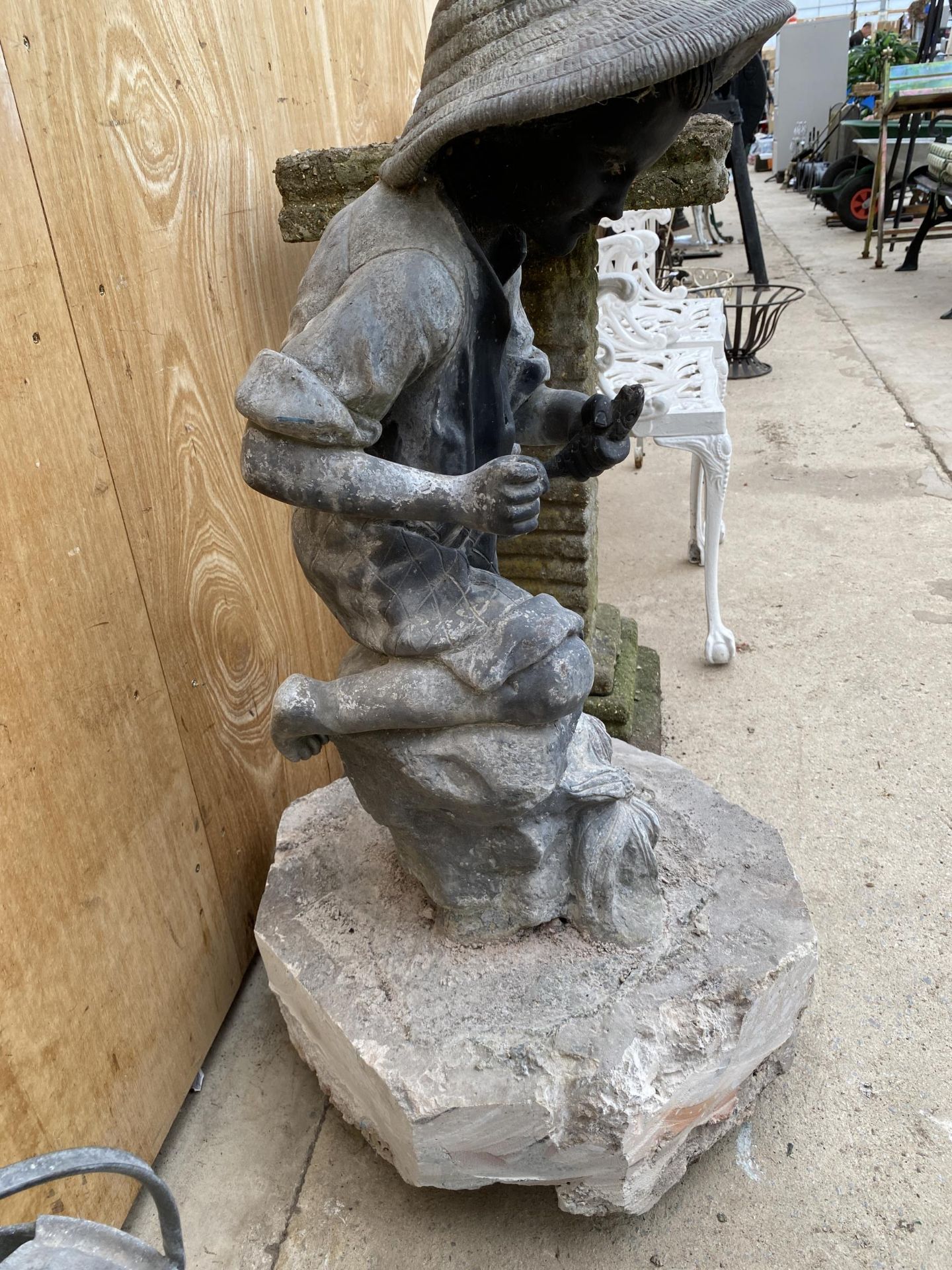 A 19TH CENTURY HEAVY LEAD STATUE OF A BOY FISHING ON A CONCERETE BASE (H:90CM) - Image 6 of 8