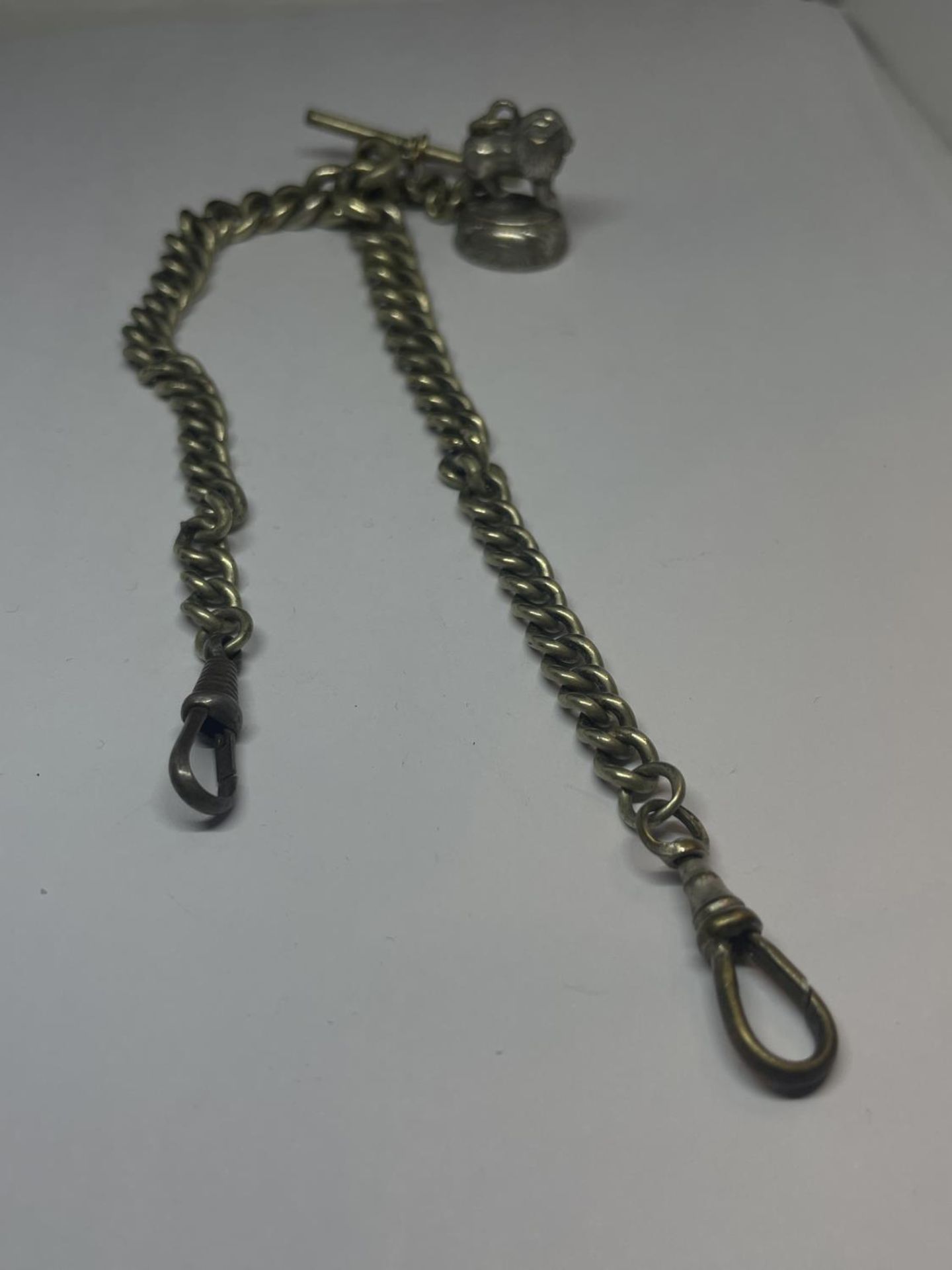 A DOUBLE ALBERT WATCH CHAIN WITH FOB