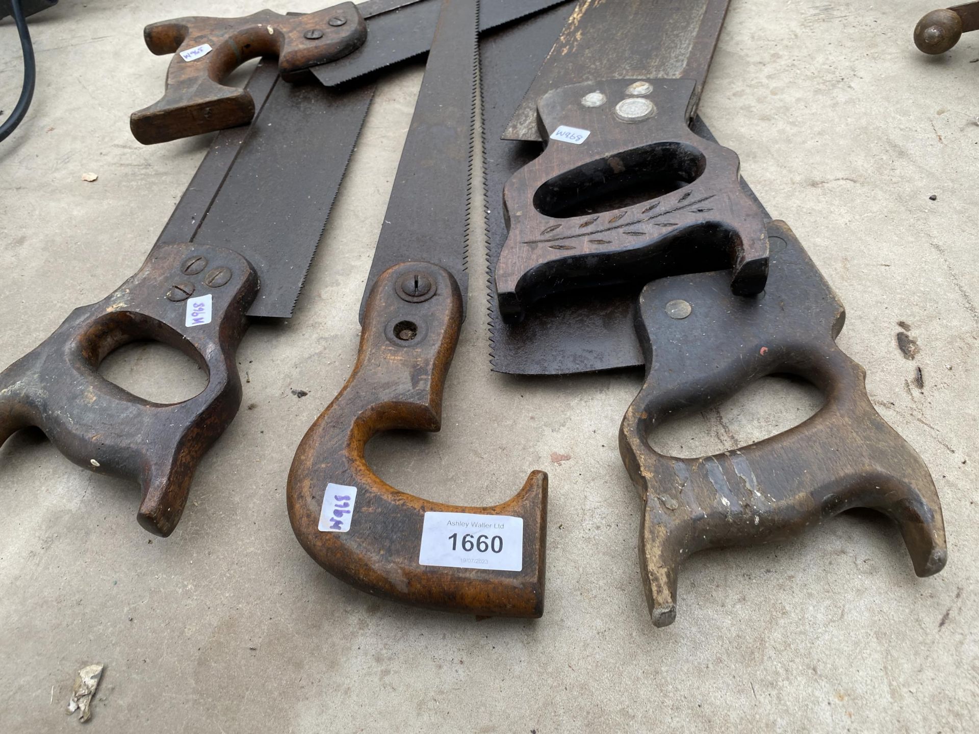 AN ASSORTMENT OF VINTAGE HAND SAWS - Image 3 of 3