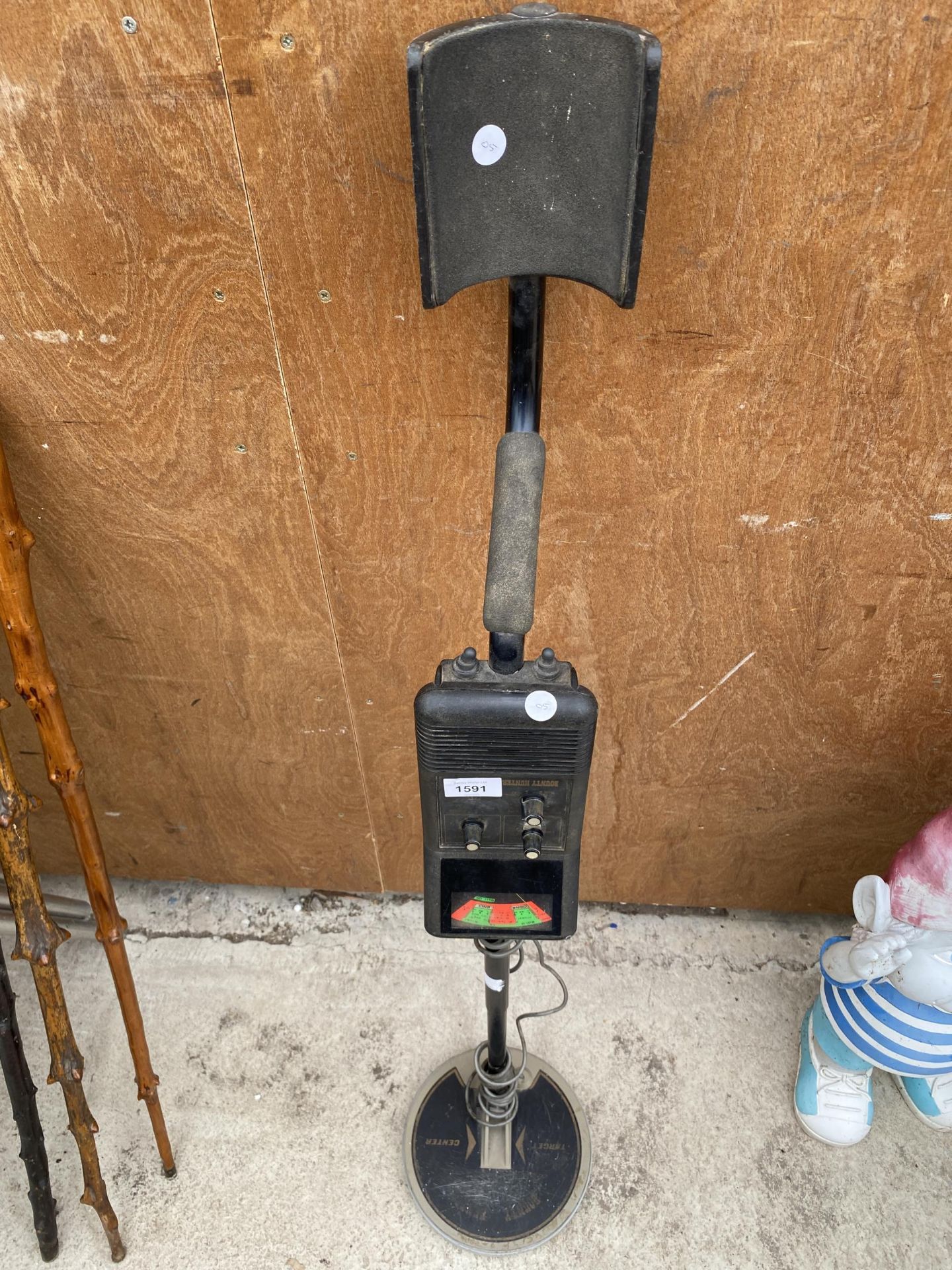 A BOUNTY HUNTER METAL DETECTOR