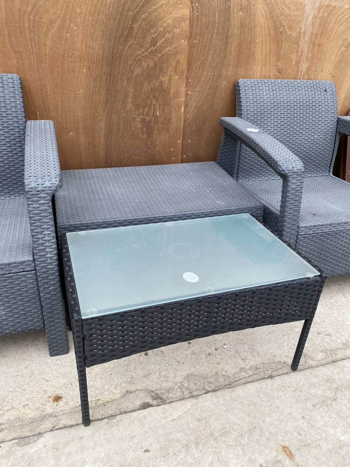 A RATTEN GARDEN SET COMPRISING OF TWO ARMCHAIRS AND TWO TABLES - Image 2 of 5