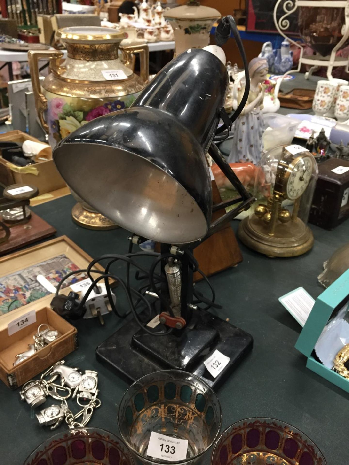 A VINTAGE HERBERT TERRY VINTAGE ANGLE-POISE LAMP