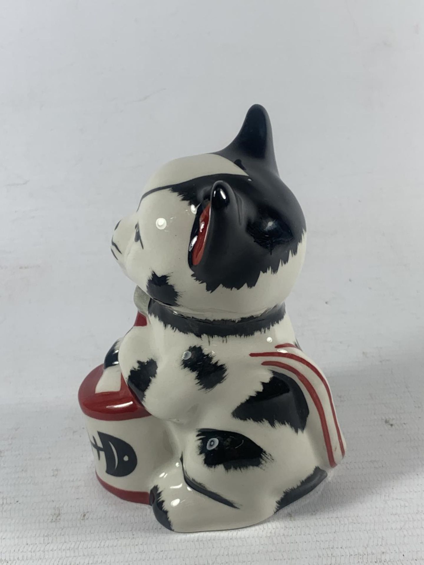 A LORNA BAILEY HAND PAINTED AND SIGNED TUNA CAT - Image 2 of 4