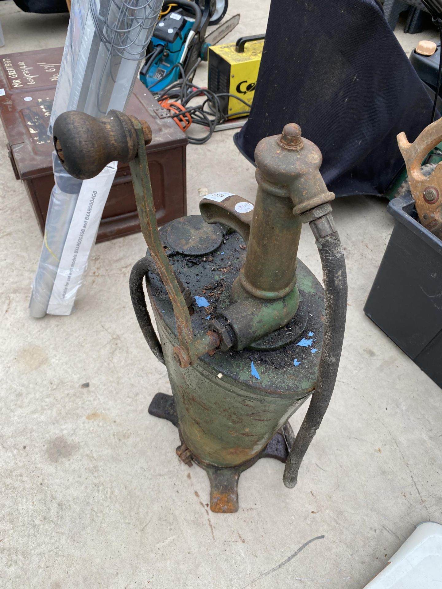 A VINTAGE MANUAL GREASE PUMP - Image 3 of 3