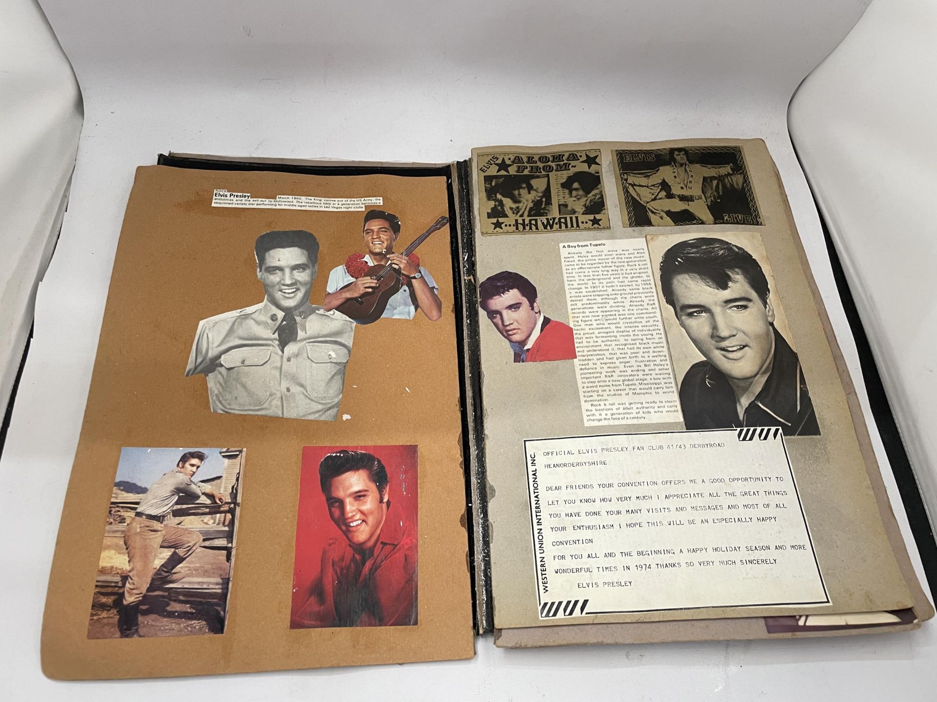 A 1970'S ELVIS PRESLEY AUTOGRAPH FROM AN ELVIS PRESLEY SCRAP BOOK - BELIEVED AUTHENTIC BUT NO - Image 2 of 5