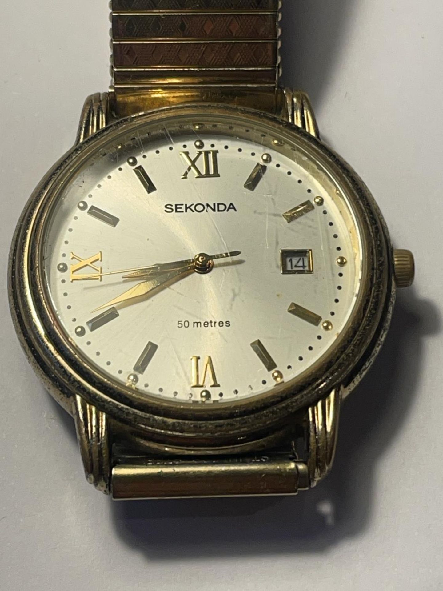 A SEKONDA 50 METRES WRIST WATCH SEEN WORKING BUT NO WARRANTY - Image 2 of 3