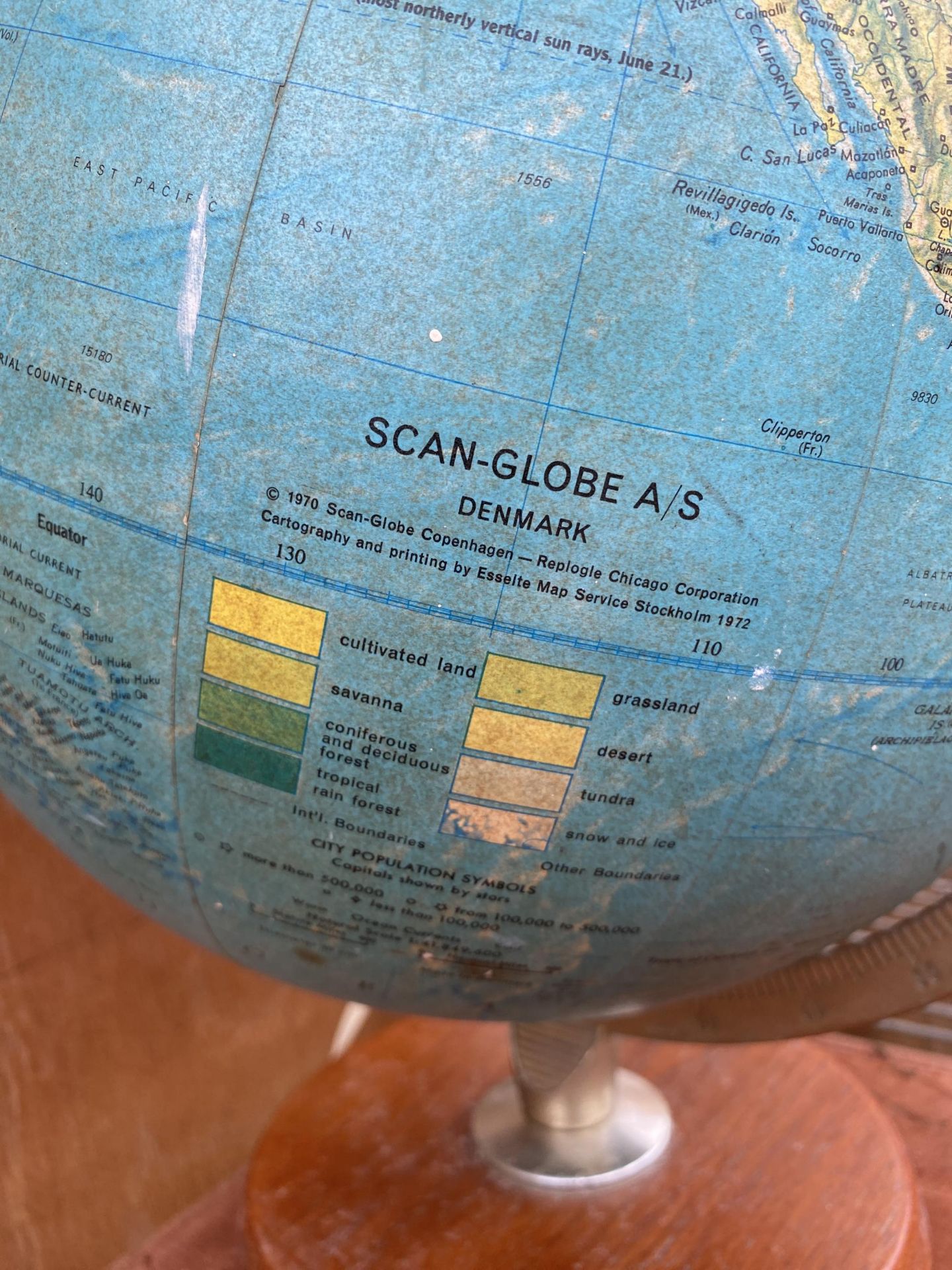 A VINTAGE WORLD GLOBE WITH A WOODEN BASE - Image 2 of 2