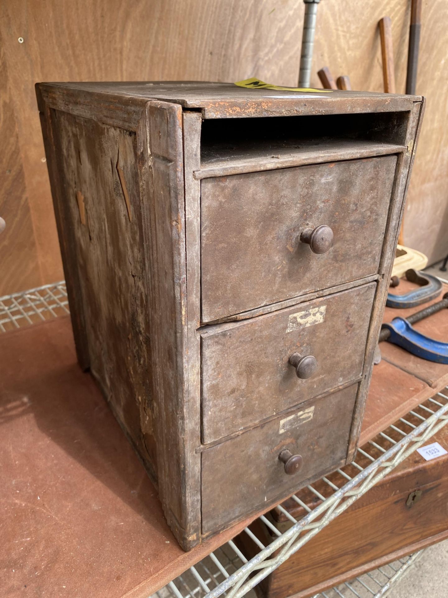 A VINTAGE WOODEN THREE DRAWER TOOL CHEST CONTAINING AN ASSORTMENT OF HARDWARE - Image 2 of 7