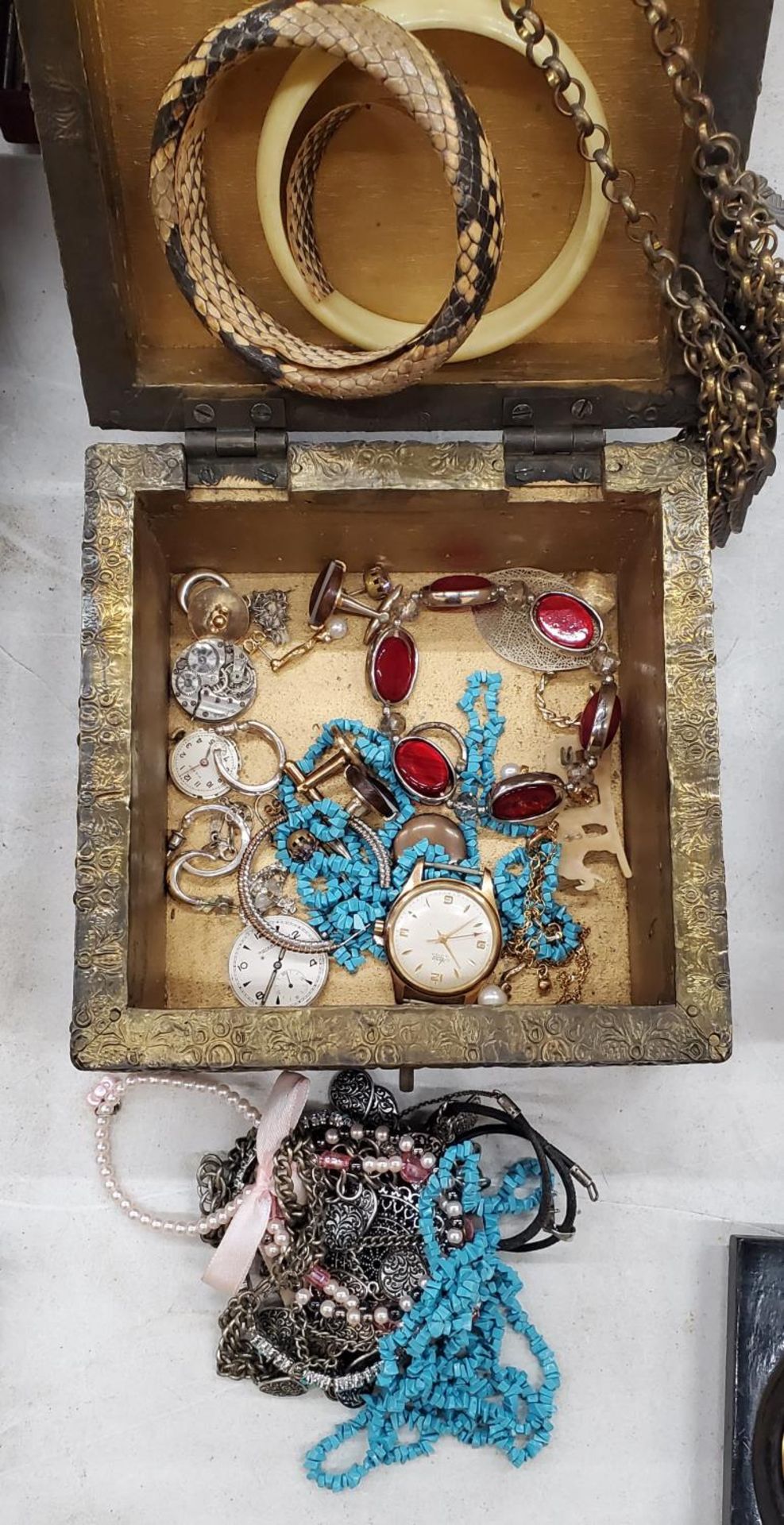 A QUANTITY OF COSTUME JEWELLERY TO INCLUDE BANGLES, BRACELETS, NECKLACES, ETC, IN A WOODEN AND METAL - Image 2 of 2