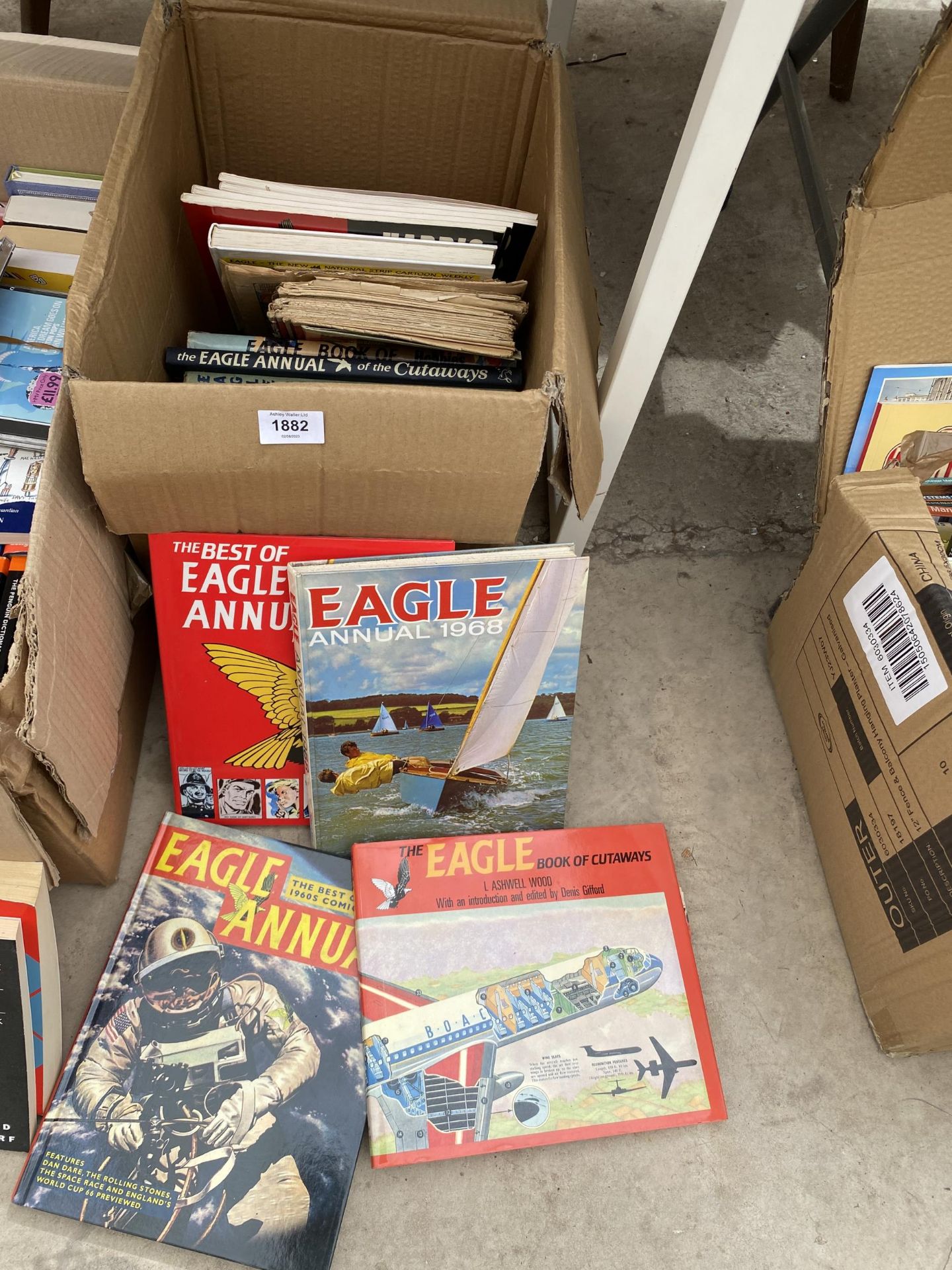 AN ASSORTMENT OF BOOKS TO INCLUDE EAGLE ANNUALS