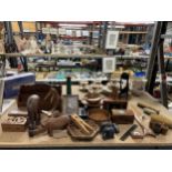 A LARGE GROUP OF VINTAGE TREEN AND WOODEN WARES, LETTER RACK, ANIMAL FIGURES ETC