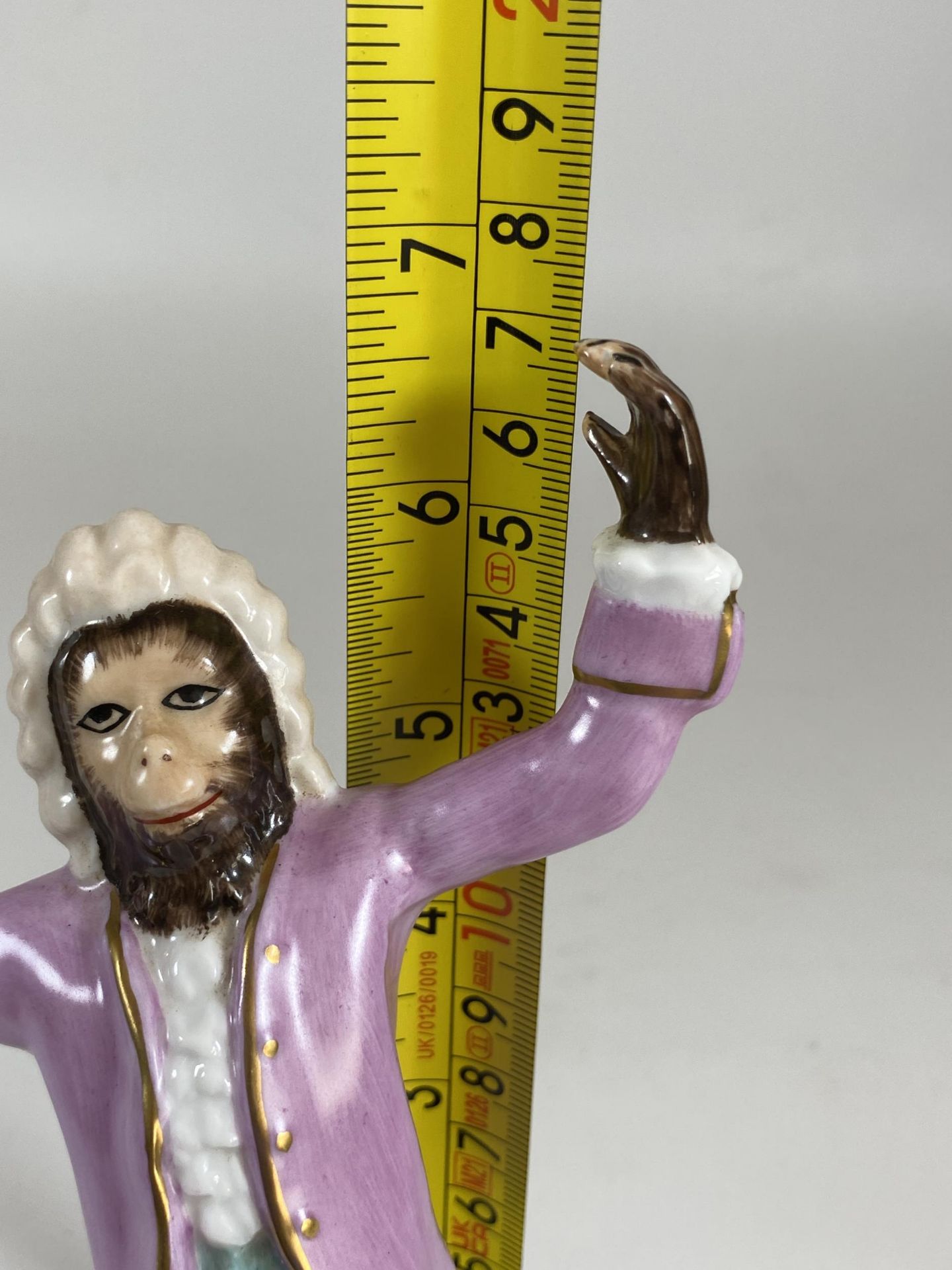 A CONTINENTAL DRESDEN STYLE PORCELAIN MONKEY CONDUCTOR MUSICIAN FIGURE, HEIGHT 17CM - Image 5 of 5