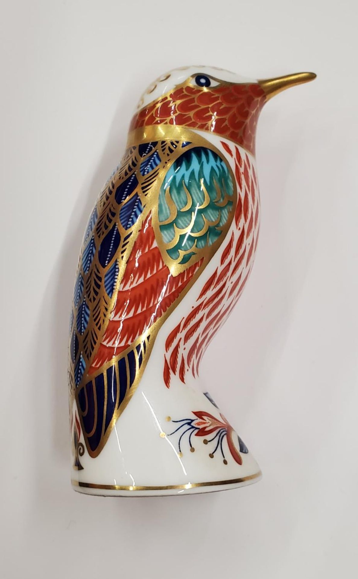 A ROYAL CROWN DERBY HUMMINGBIRD