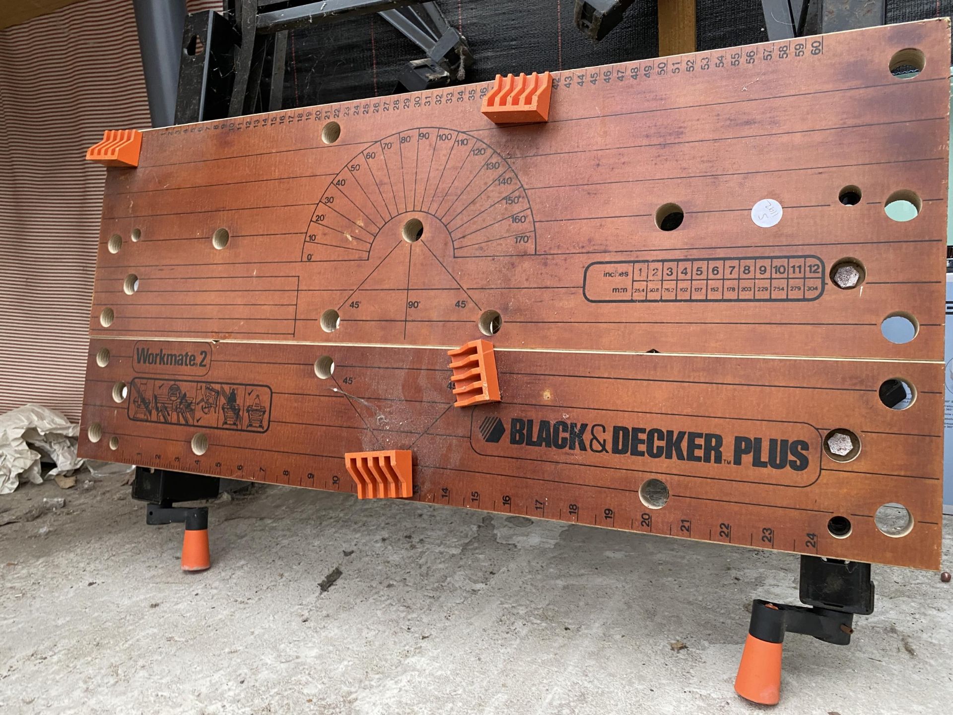 A FOLDING BLACK AND DECKER WORK BENCH - Image 3 of 3