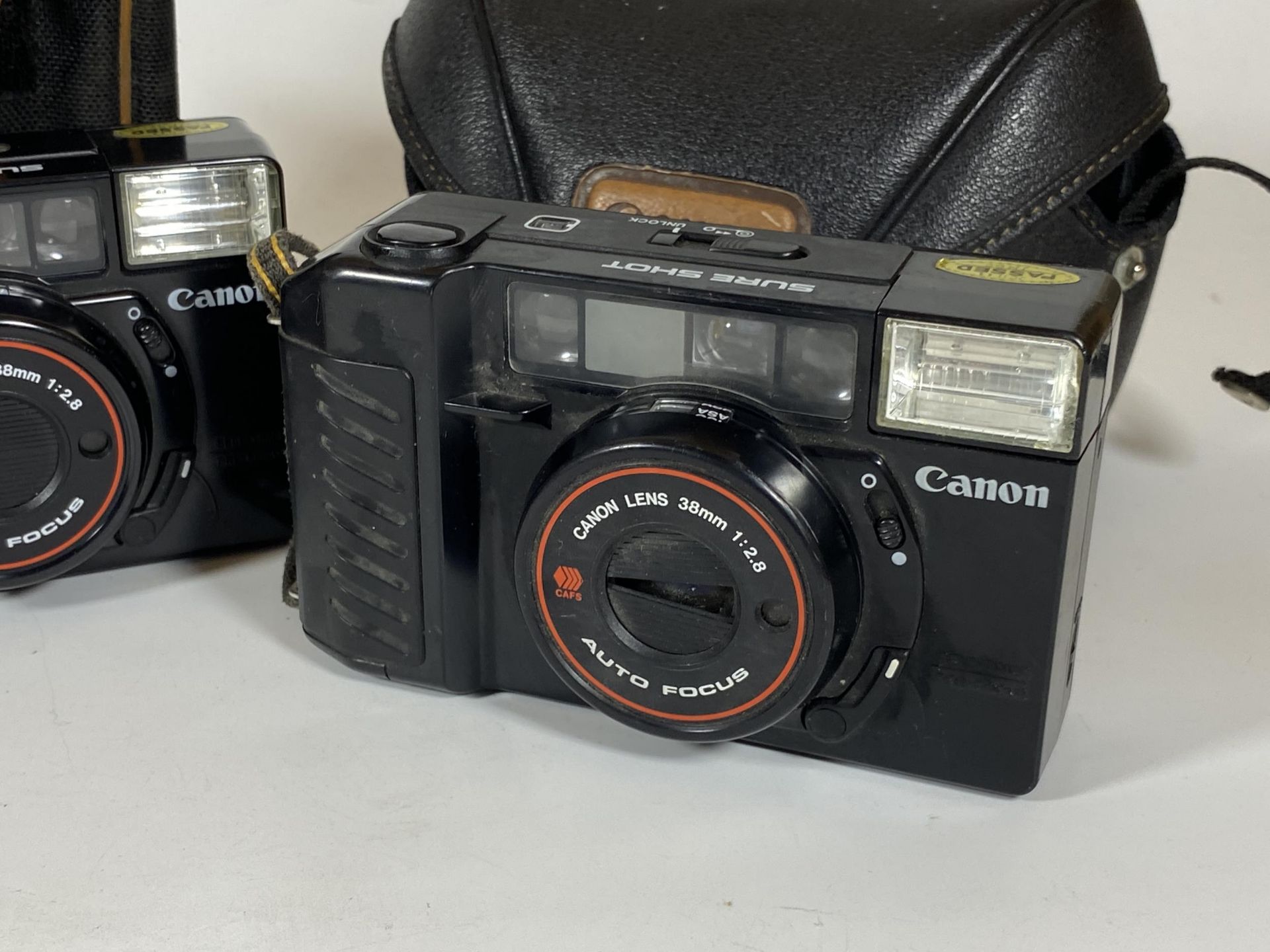 TWO CASED CANON SURE SHOT 38MM CAMERAS - Bild 3 aus 3