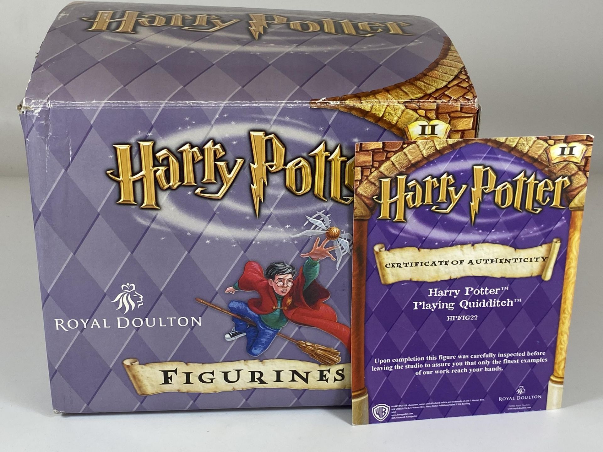 A BOXED ROYAL DOULTON HARRY POTTER PLAYING QUIDDITCH HPFIG22 FIGURE WITH CERTIFICATE - Bild 7 aus 7