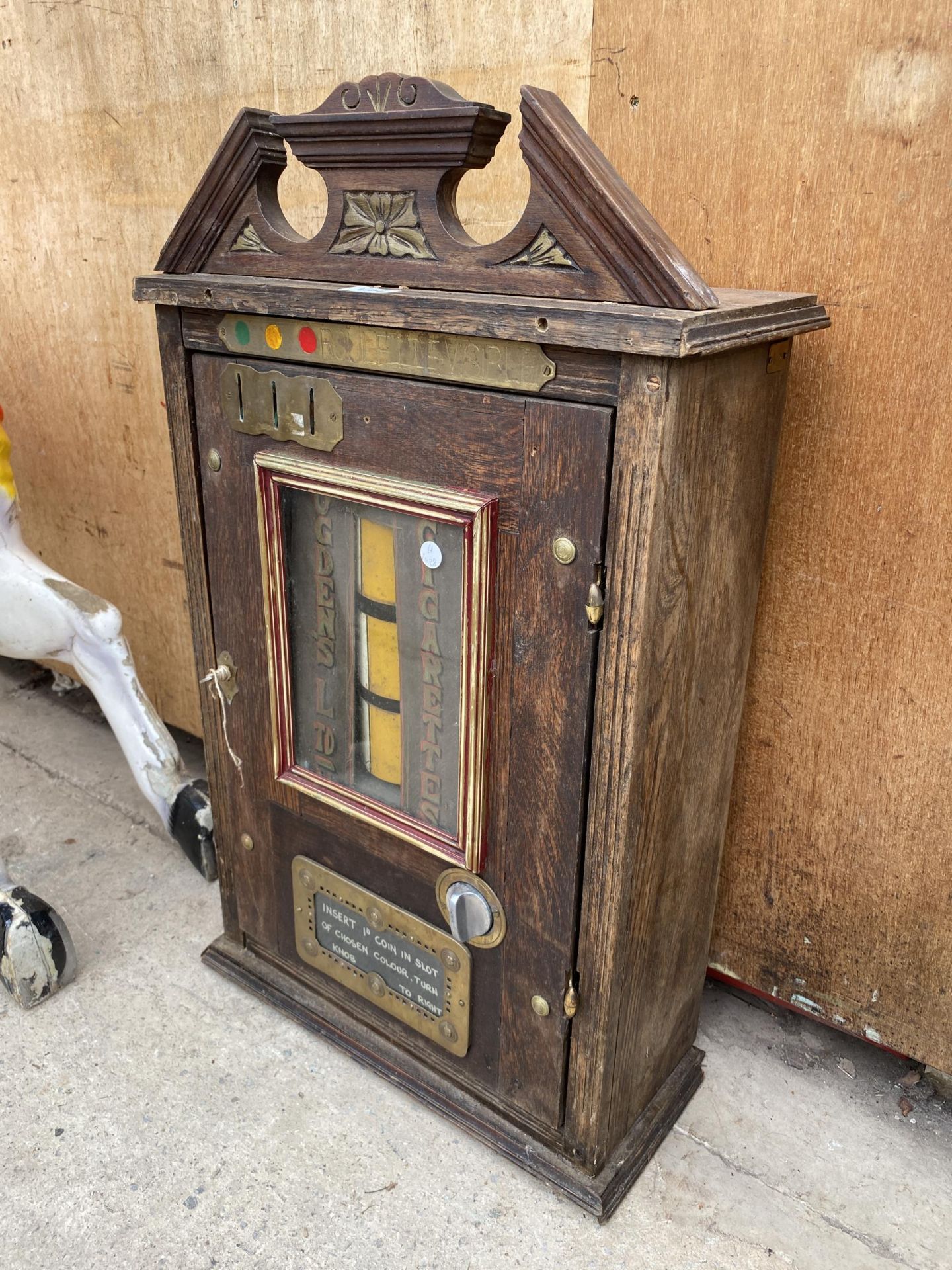 A VINTAGE WOODEN BUZZOS CIGARETTE MACHINE - Image 2 of 12