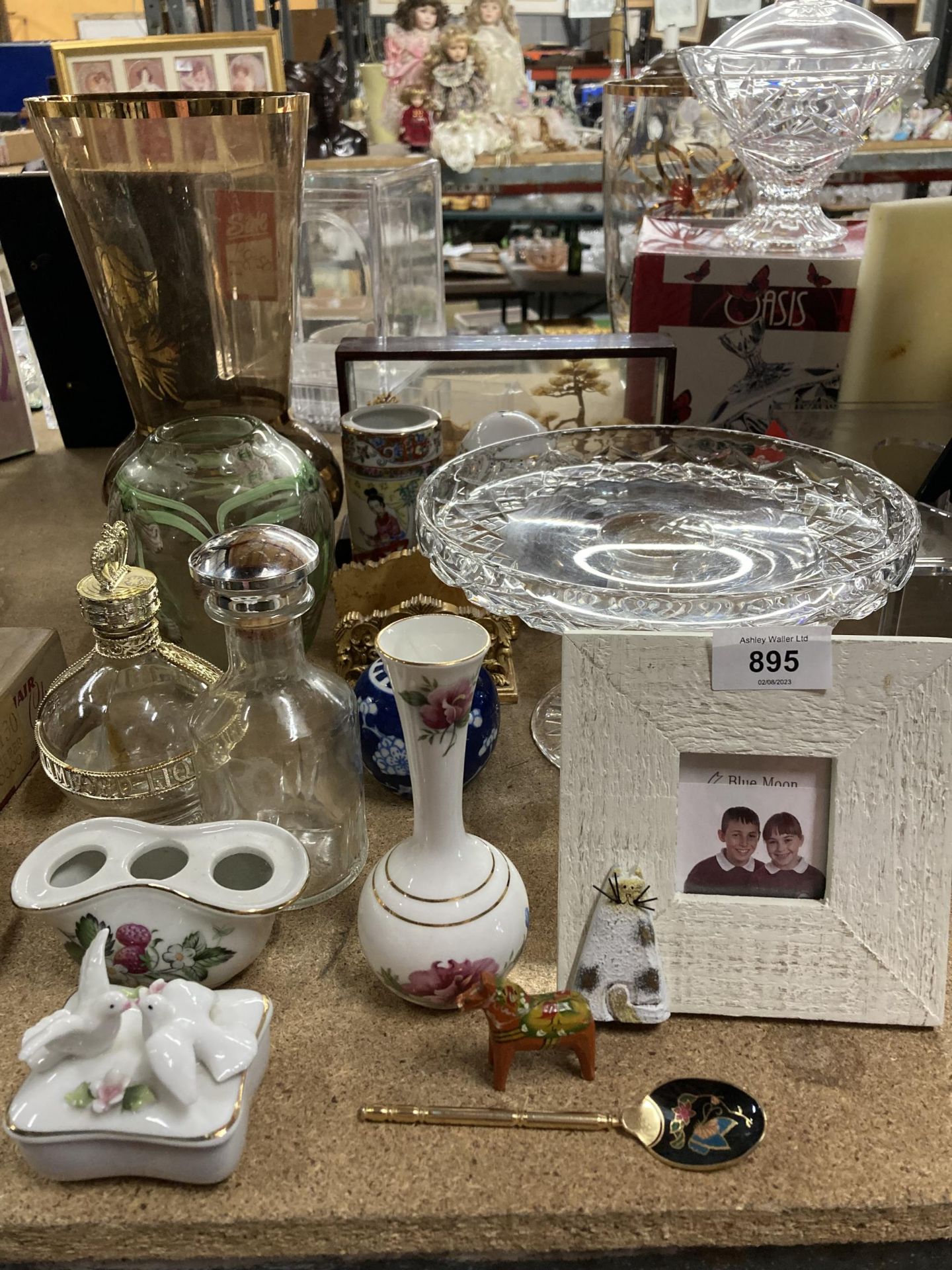 A MIXED GROUP OF ITEMS - CHINESE PRUNUS JAR, GLASSWARES INCLUDING A PEDESTAL CAKE DISH ETC