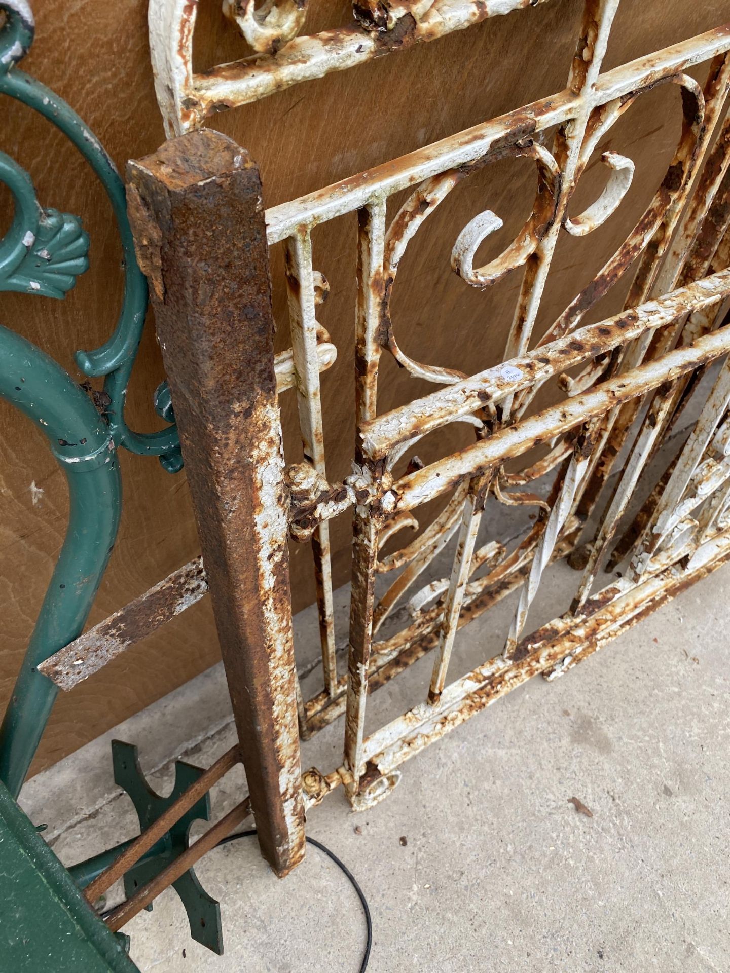 THREE VARIOUS VINTAGE WROUGHT IRON GARDEN GATES - Image 5 of 6