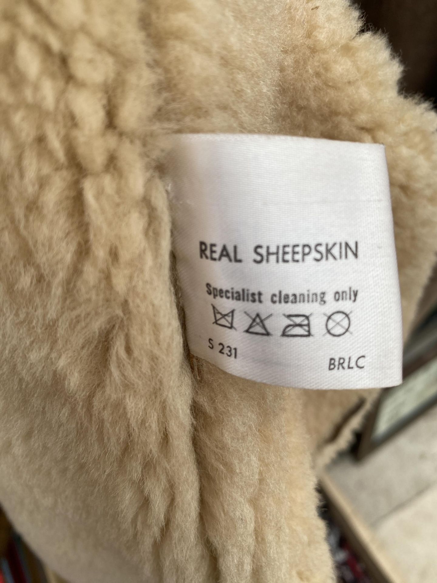 TWO MENS SHEEP SKIN JACKETS - Bild 4 aus 5