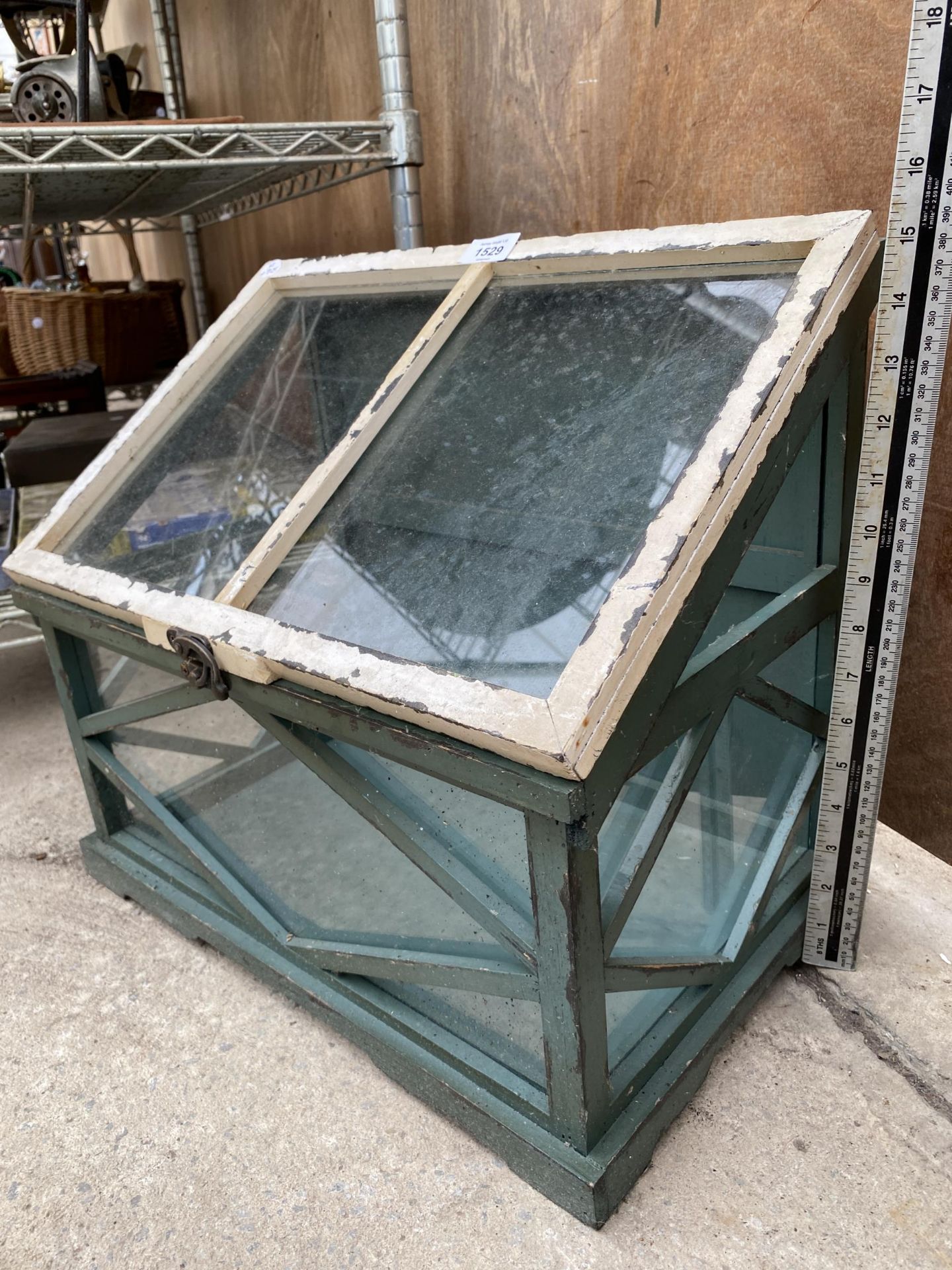 A TABLE TOP TERRARIUM GLASS HOUSE CABINET - Image 4 of 5