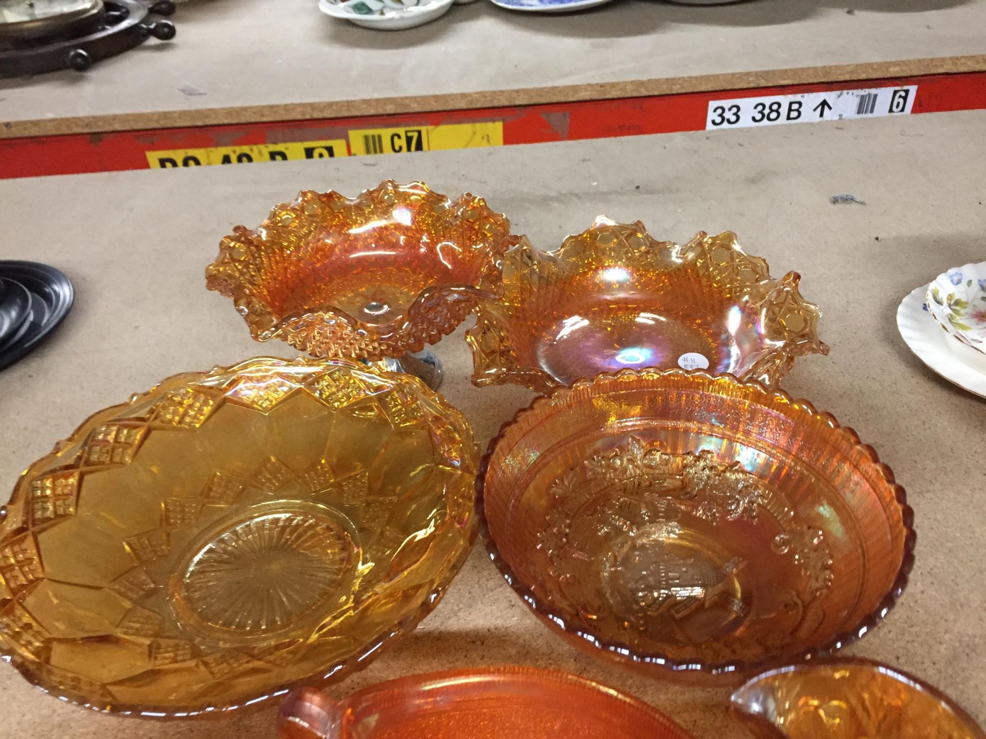 A COLLECTION OF CARNIVAL GLASS DISHES - Image 2 of 3