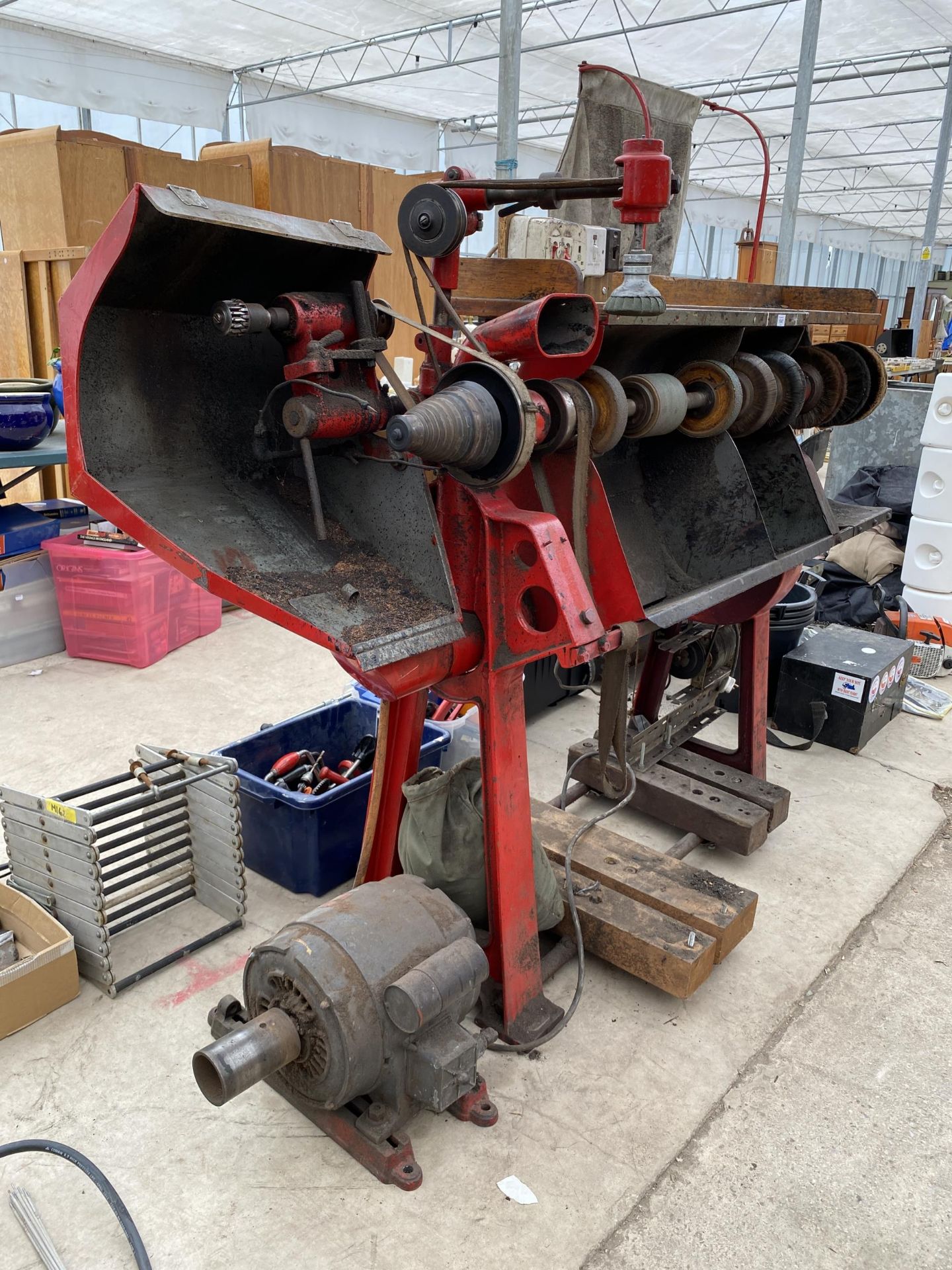 A LARGE INDUSTRIAL SHOE SHINING MACHINE WITH VARIOUS BRUSHES - Image 2 of 11