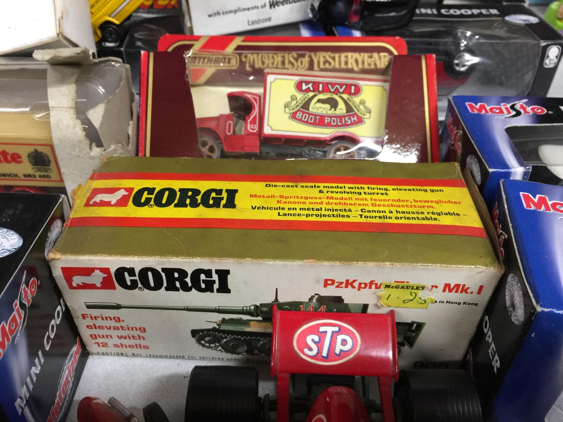 A LARGE GROUP OF TOYS, DIECAST VEHICLES, EDDIE STOBART BOXED TRUCK ETC - Image 4 of 5