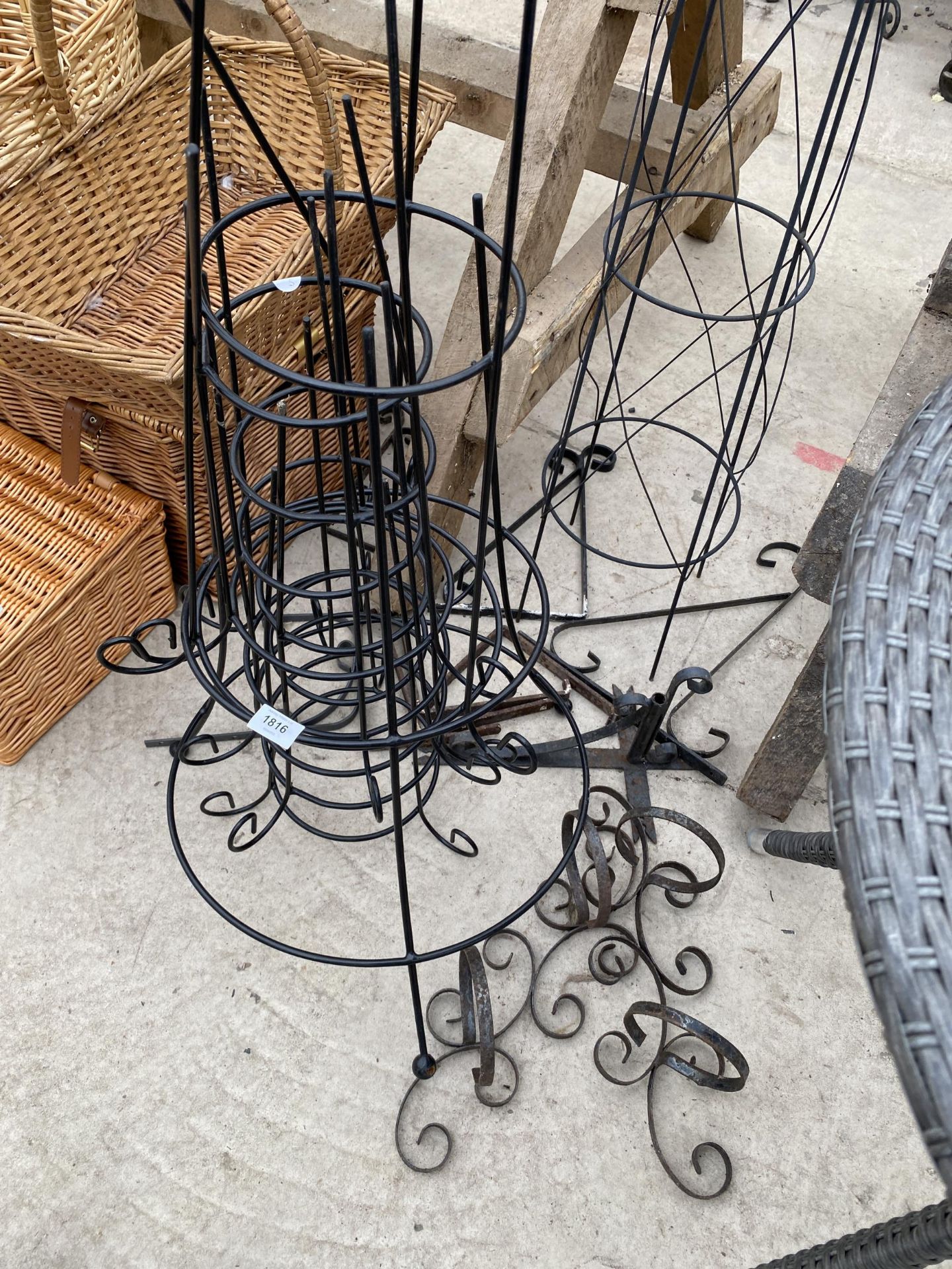 AN ASSORTMENT OF METAL PLANT STANDS AND BRACKETS ETC - Image 2 of 2