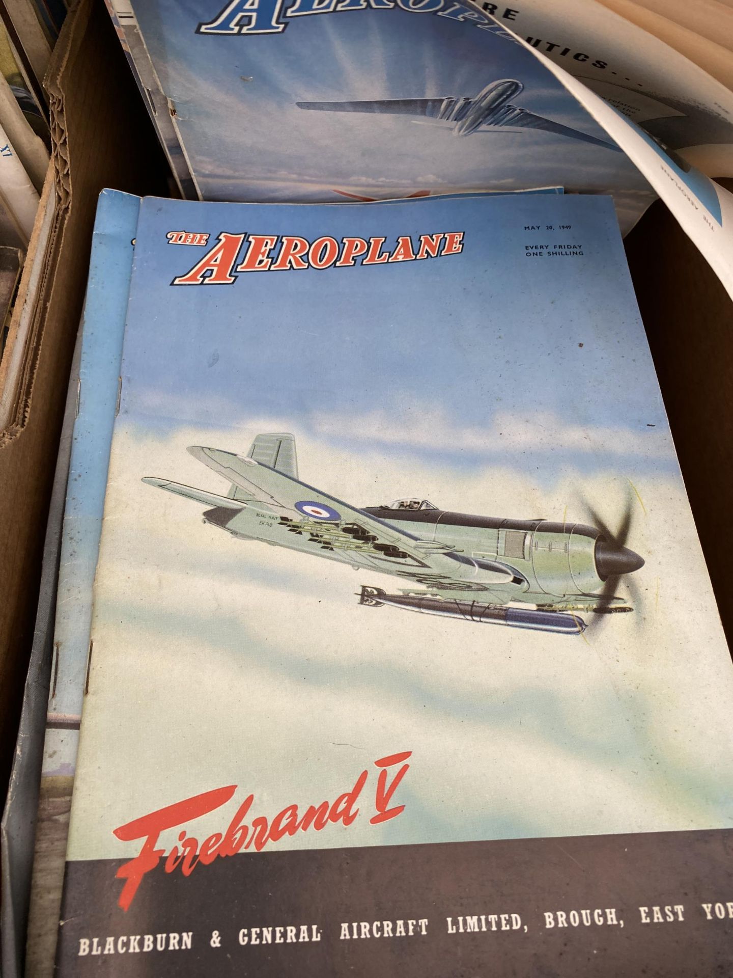 A LARGE ASSORTMENT OF VINTAGE FLIGHT AND AREOPLANE MAGAZINES FROM THE 1940'S AND 1950'S - Bild 4 aus 4