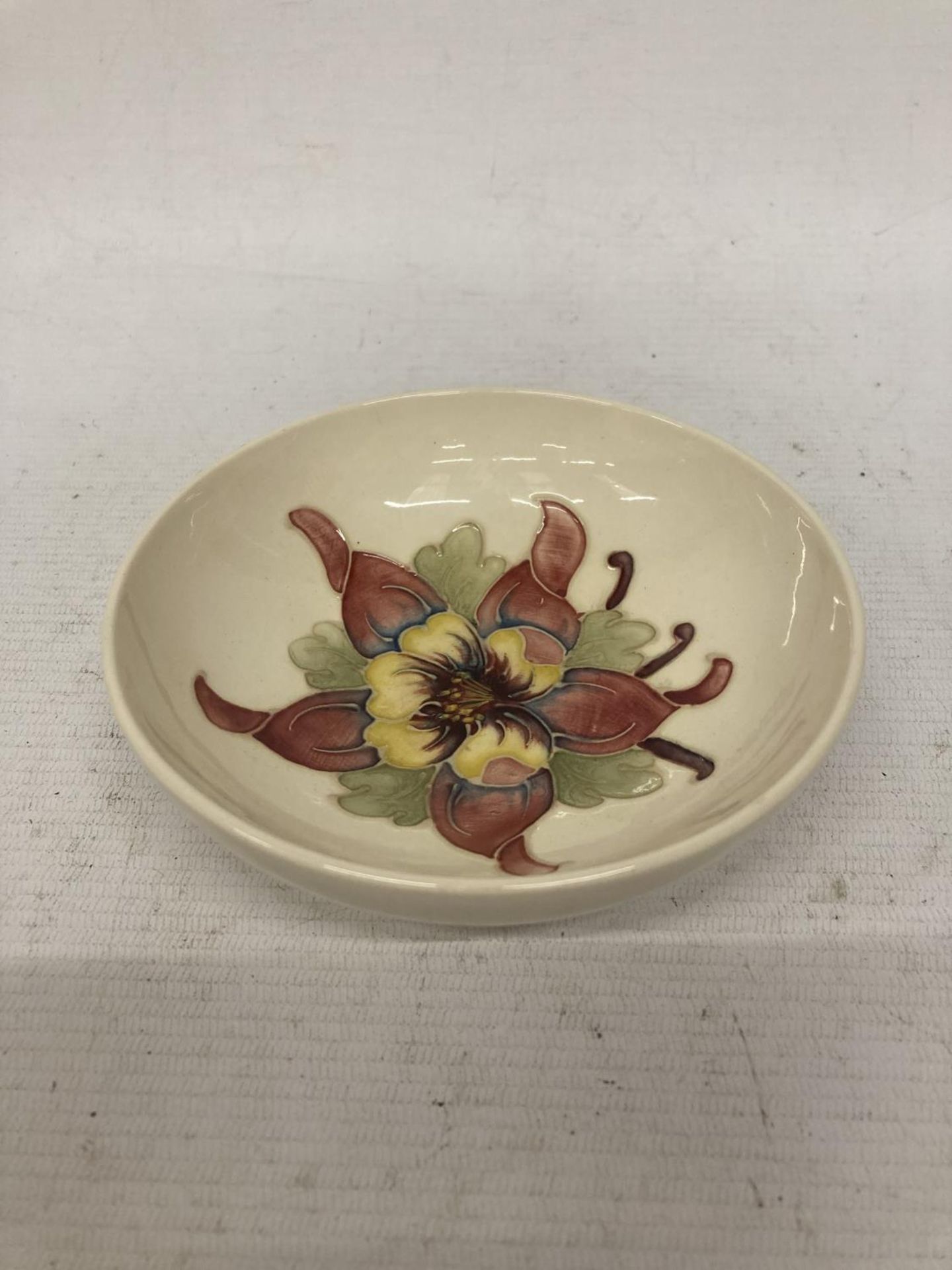 A MOORCROFT COLUMBINE DISH