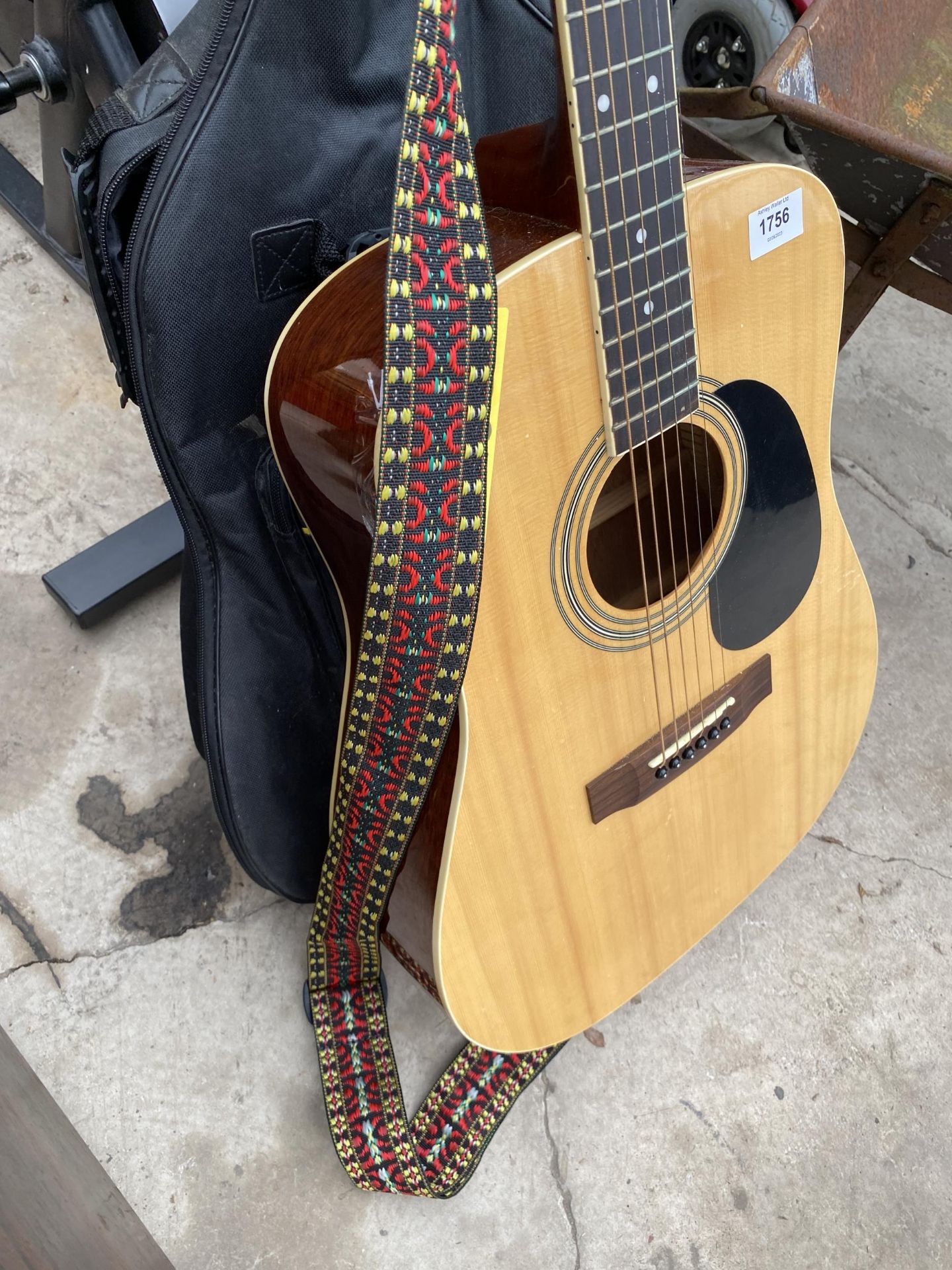 A SAMICK LW-028 GSA ACOUSTIC GUITAR WITH CARRY CASE - Image 3 of 4