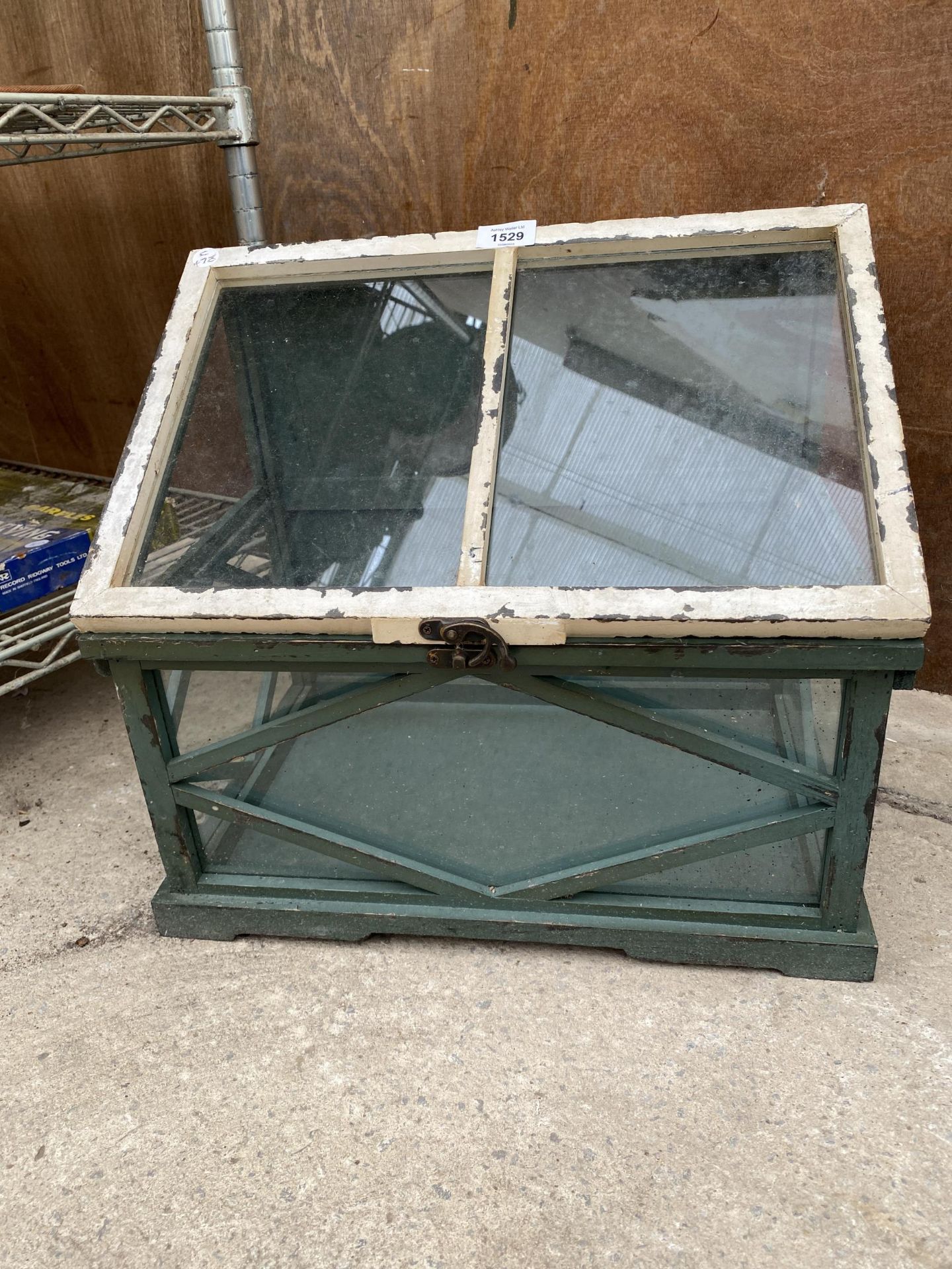 A TABLE TOP TERRARIUM GLASS HOUSE CABINET - Image 2 of 5